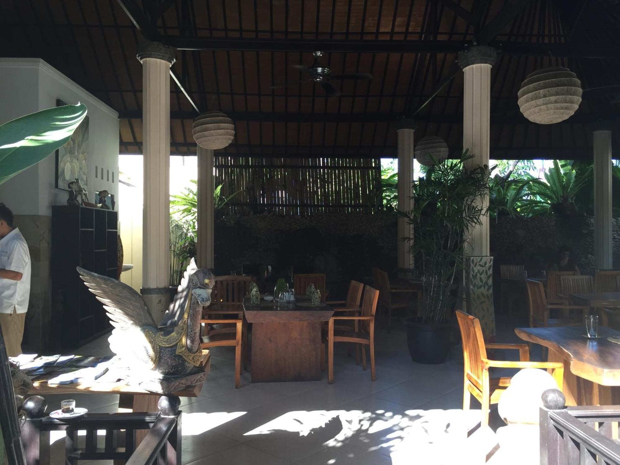 Ratna Villa