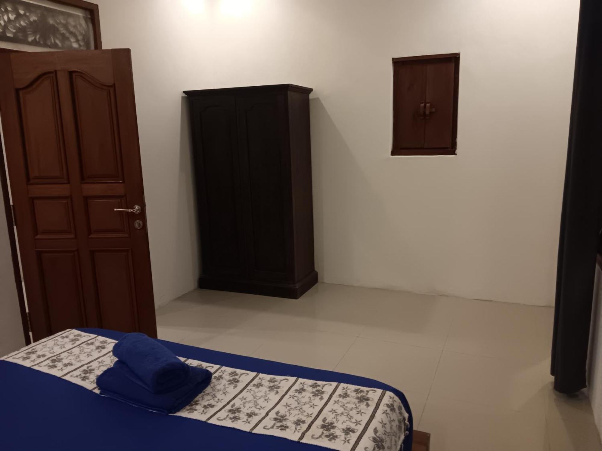 Adore Guest house *
