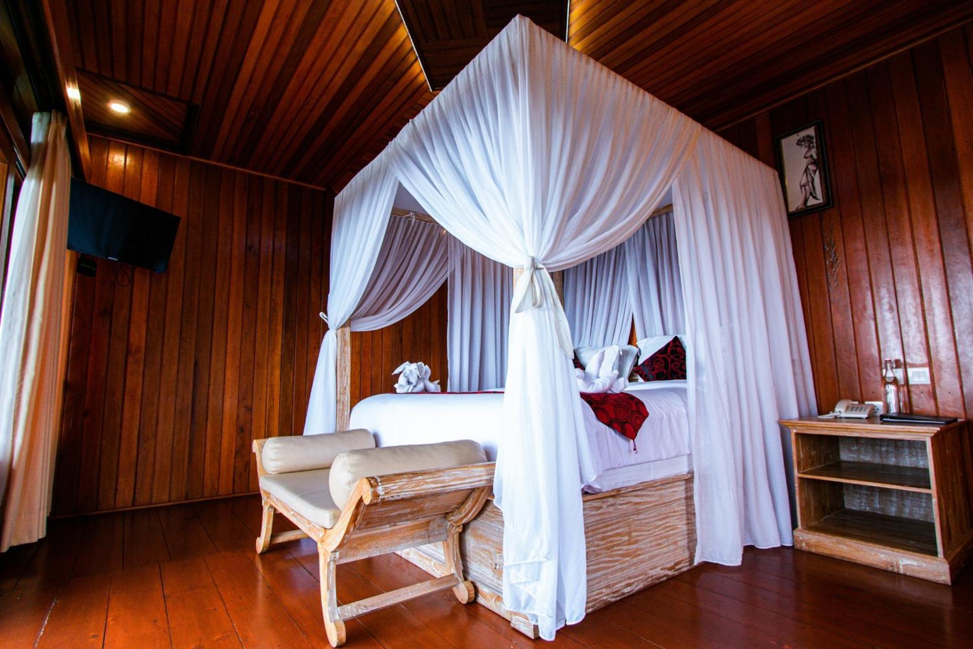 Menir Villa *