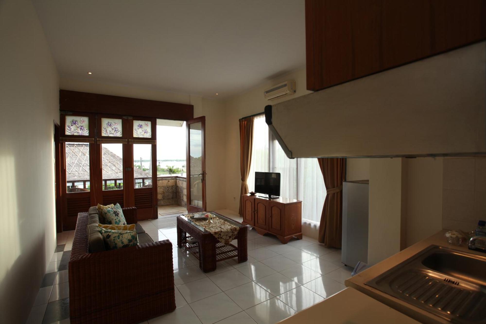Seaview Hotel 3*