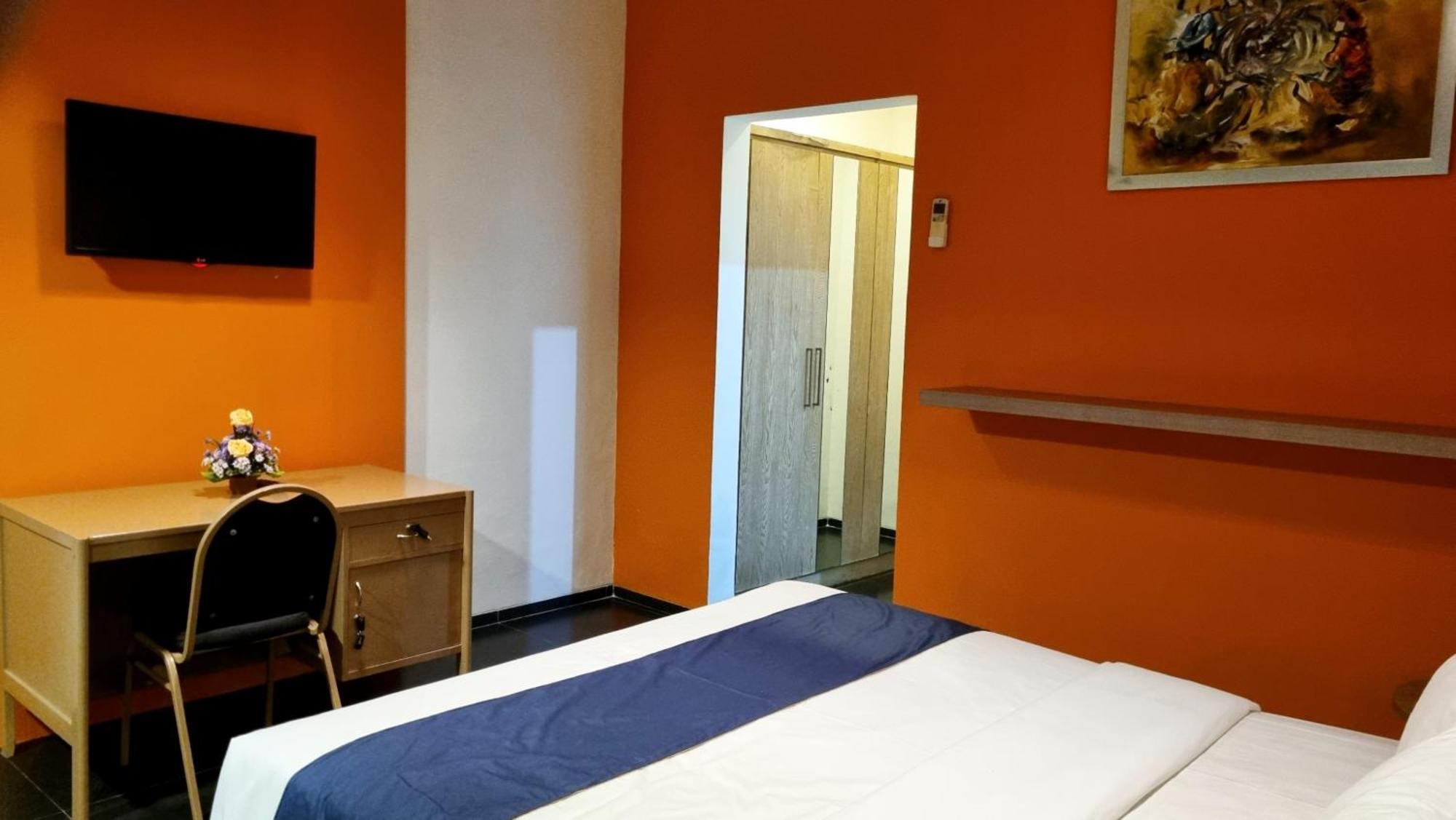 Omatha Village Holiday park 3*
