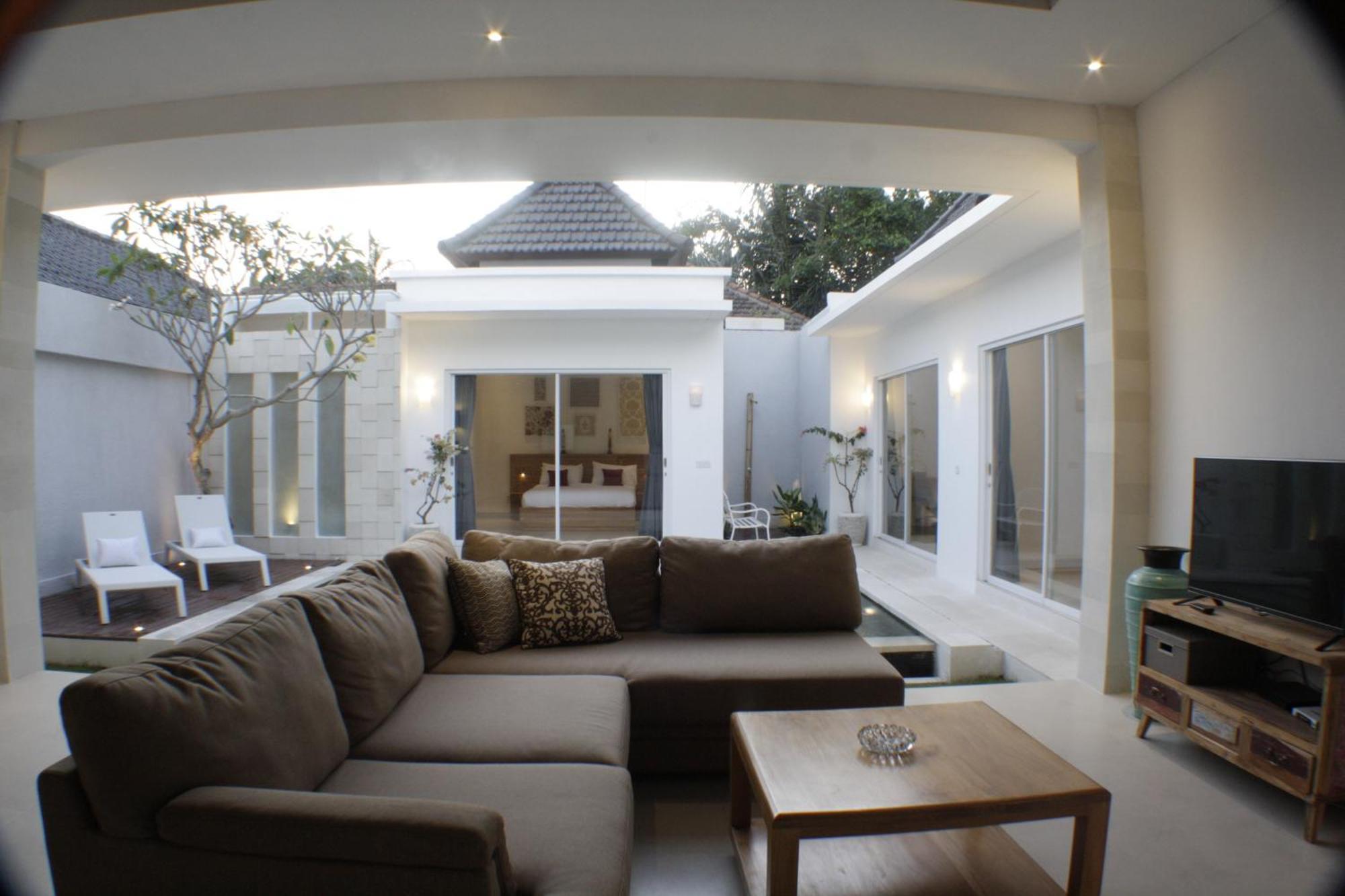Leda Villa *