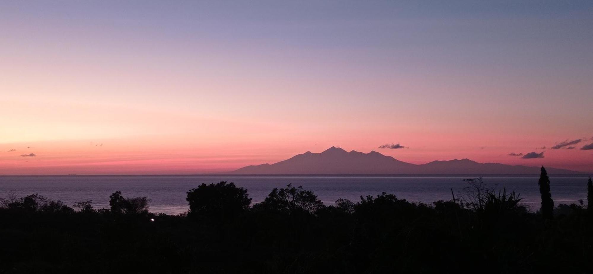 Khrisna Sunrise * Tulamben (Bali)