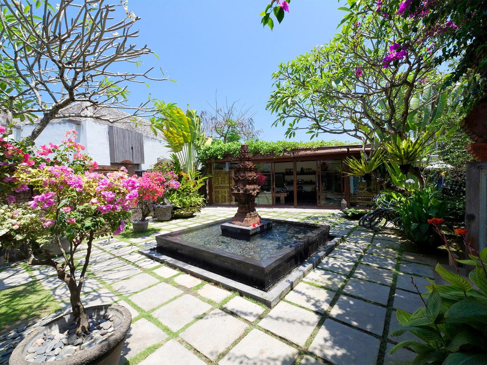 Majapahit By Nakula * Ketewel