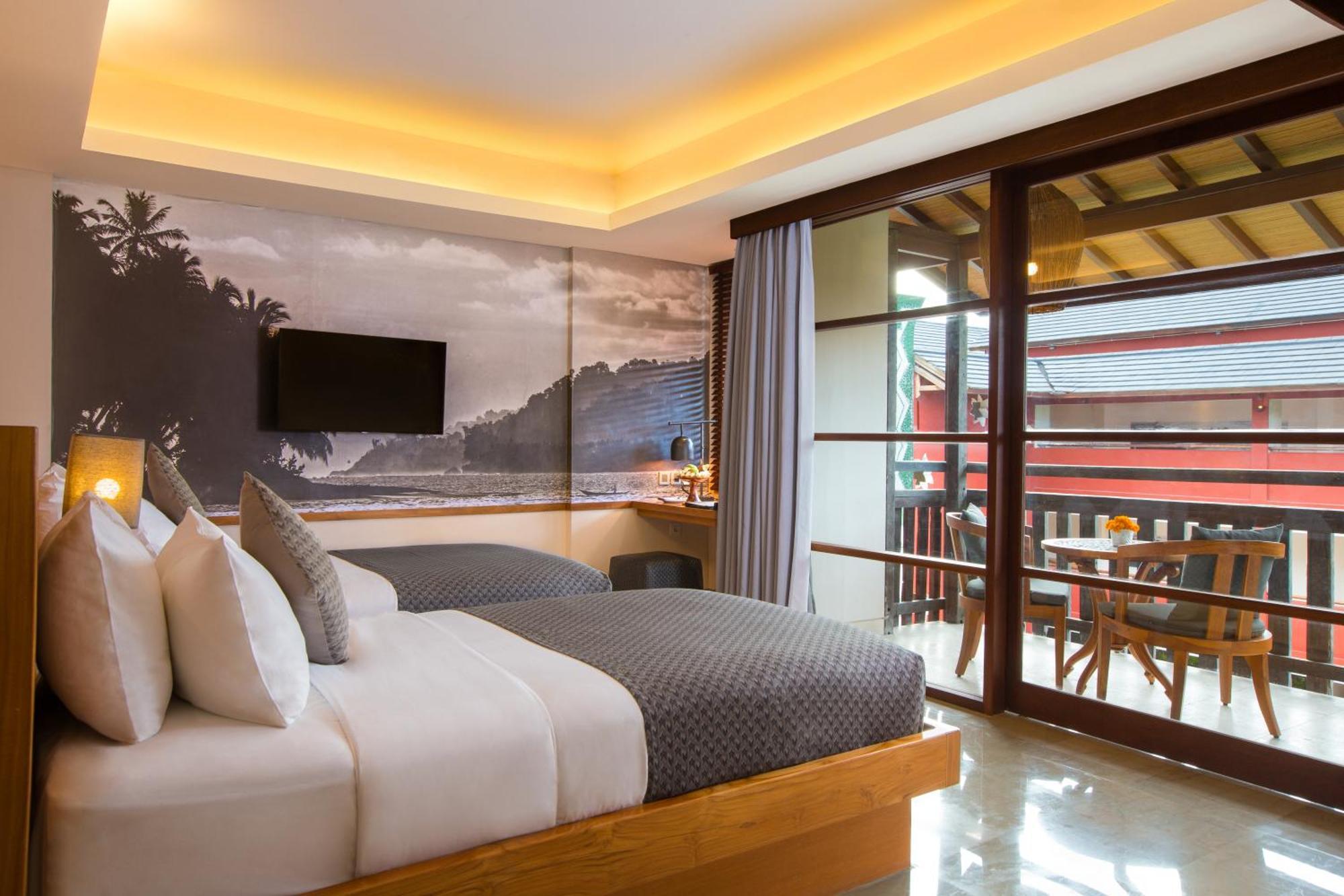 Hotel Amnaya Kuta 4*