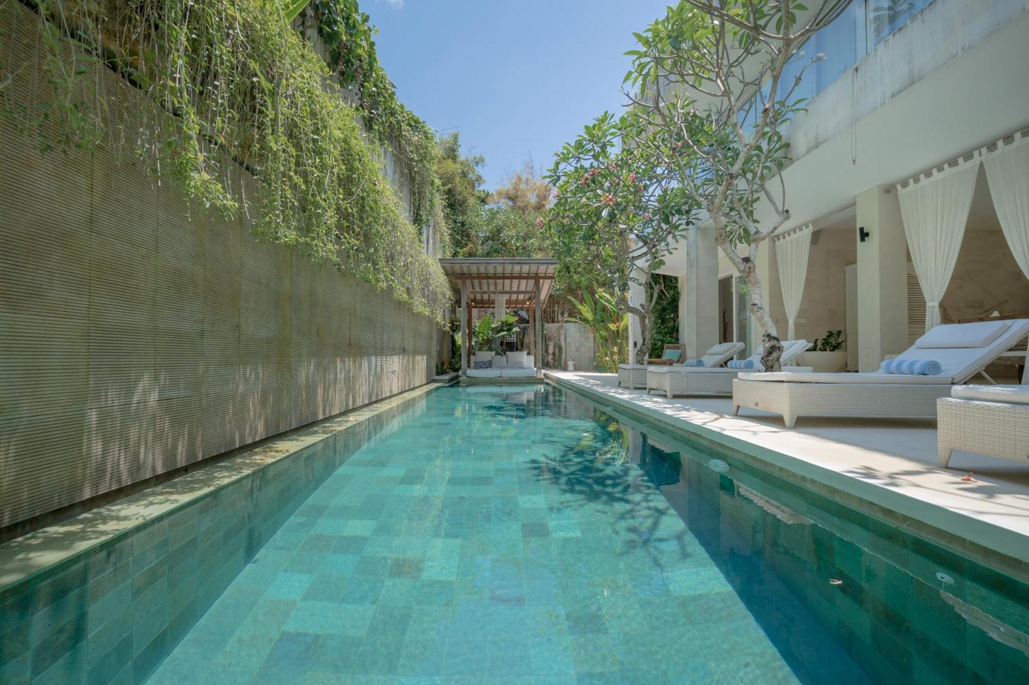 Villa Bali Luxe Beachfront Rooftop Sunsets *