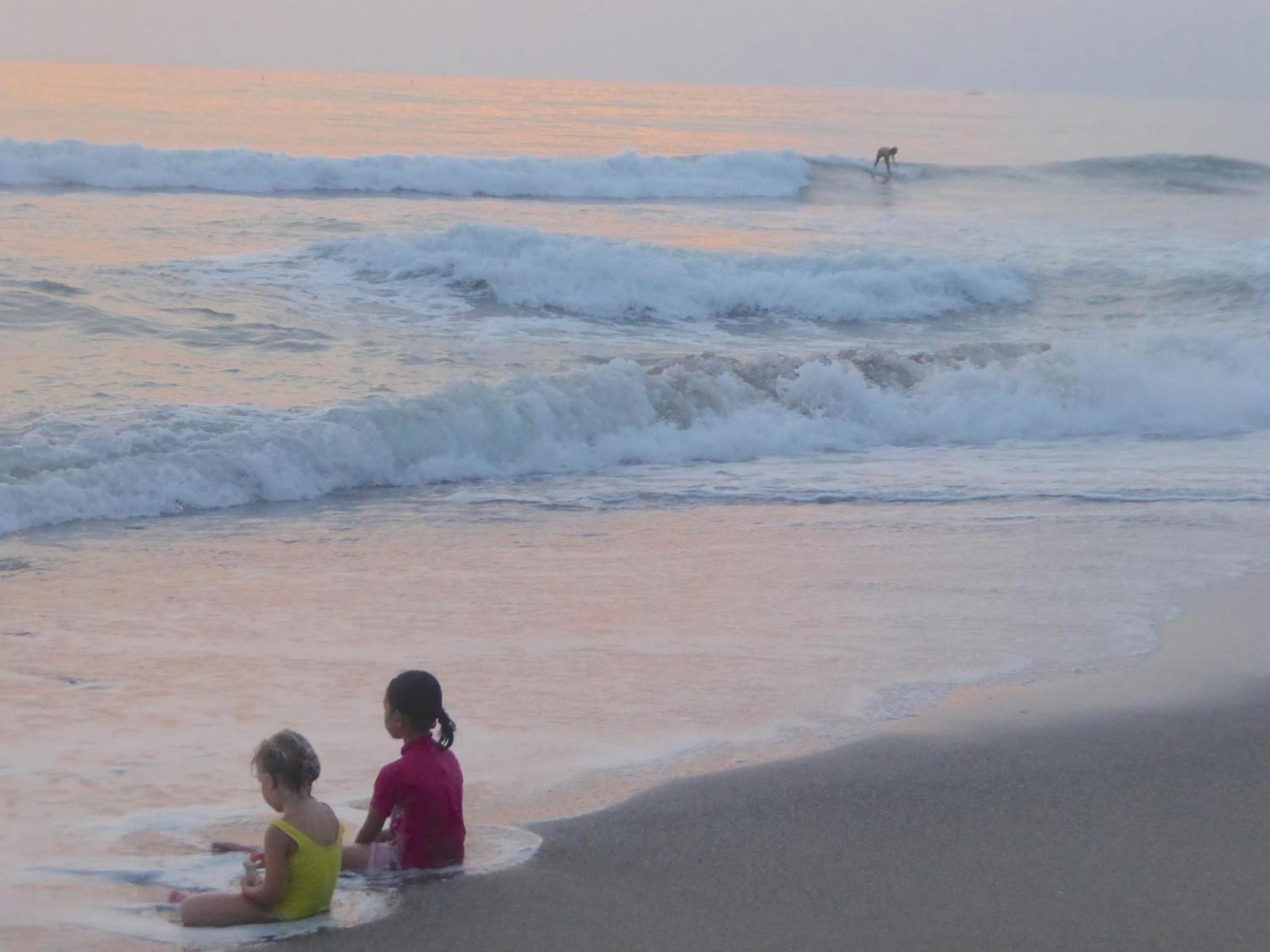 Bali Luxe Beachfront Rooftop Sunsets Villa Canggu (Bali)