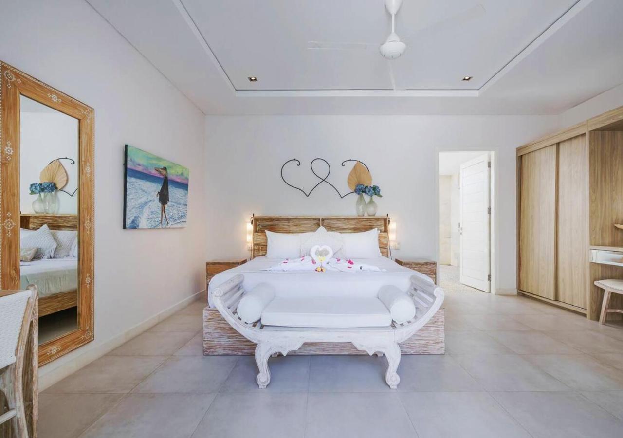Bali Luxe Beachfront Rooftop Sunsets