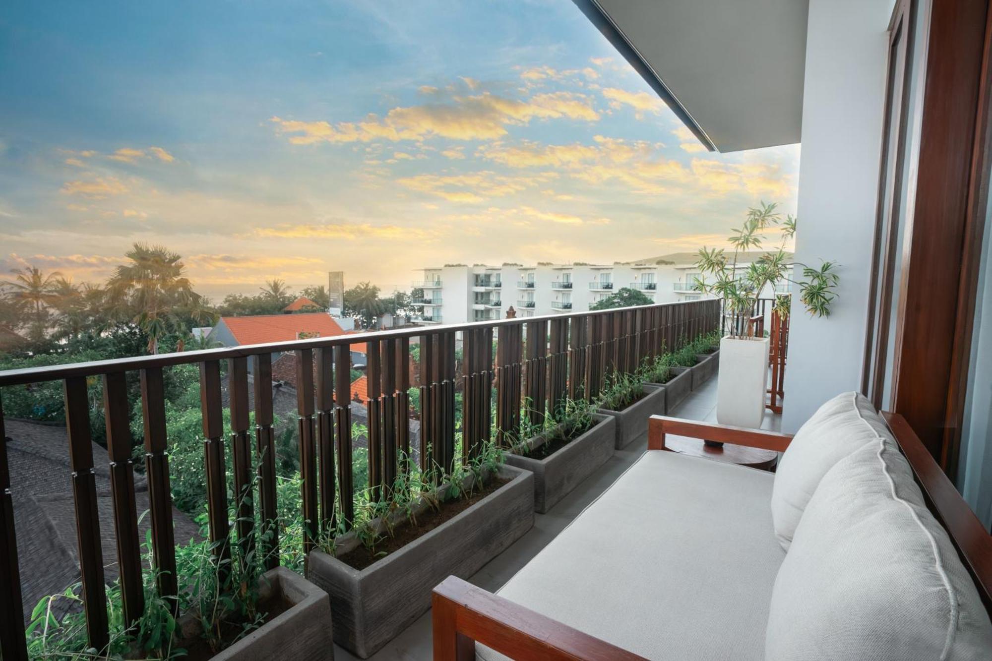 Kuta Seaview Boutique