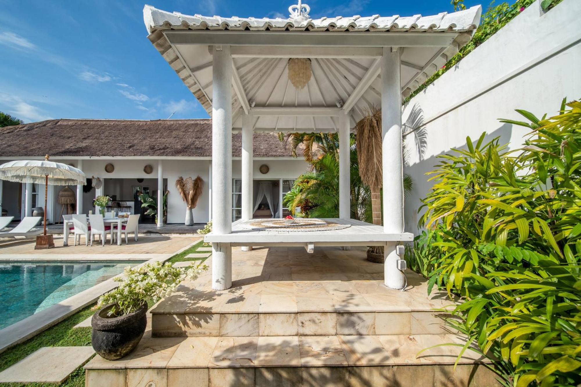 Moana Poe Uluwatu (Bali)