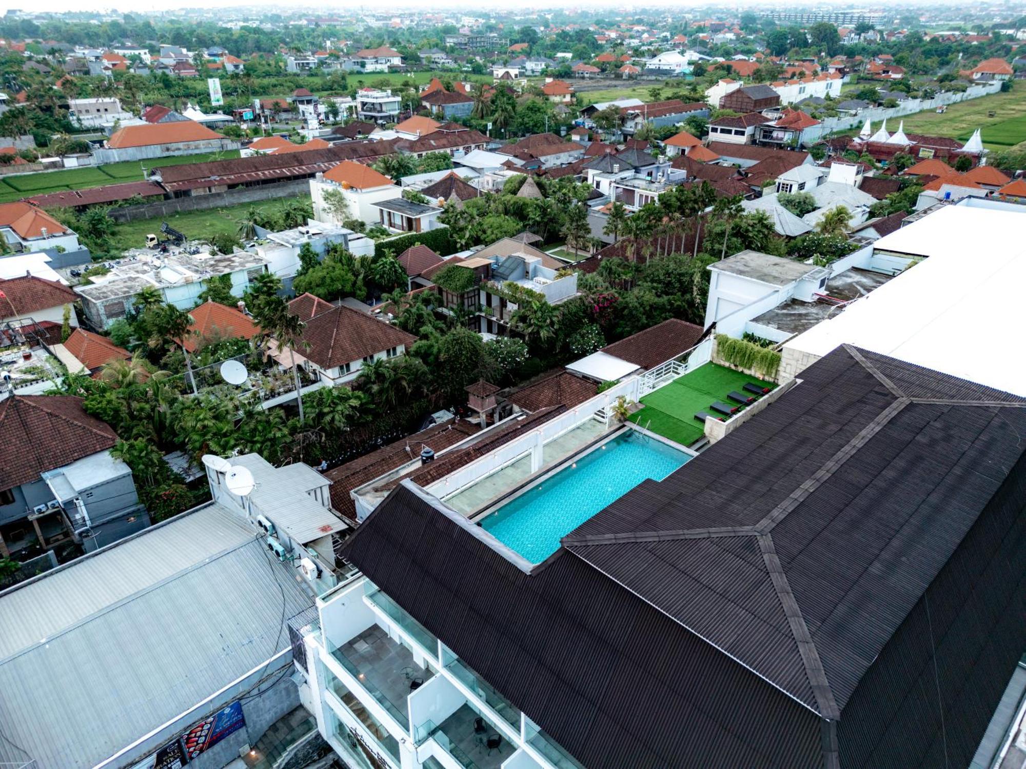 Hotel The Capital And