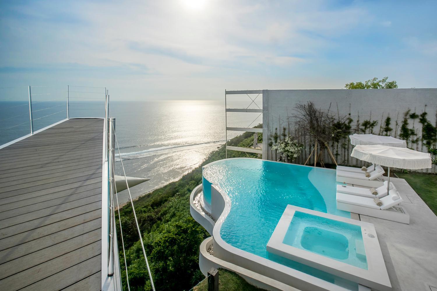 Private Jet * Uluwatu (Bali)