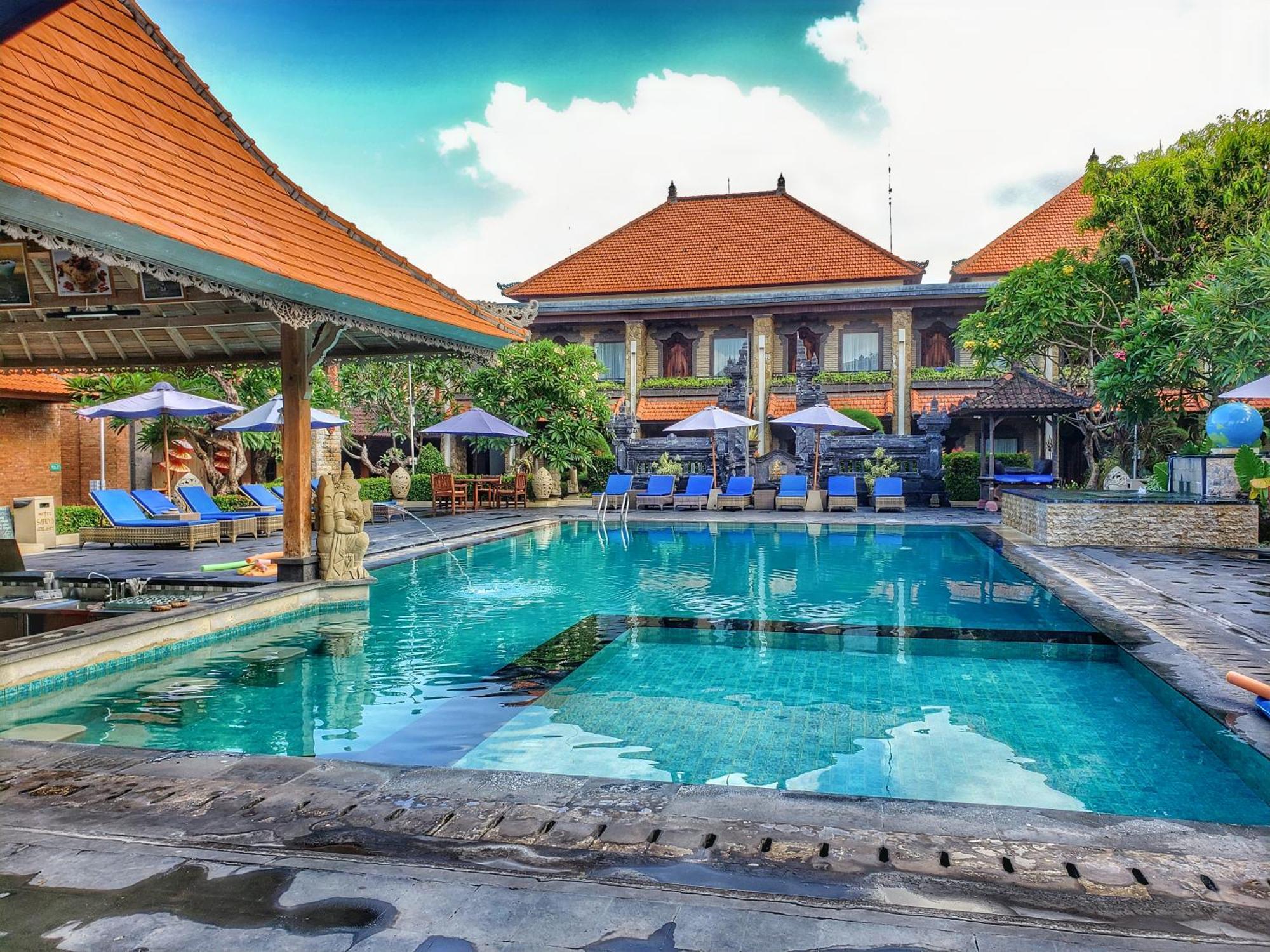 Satriya Hotel 3*