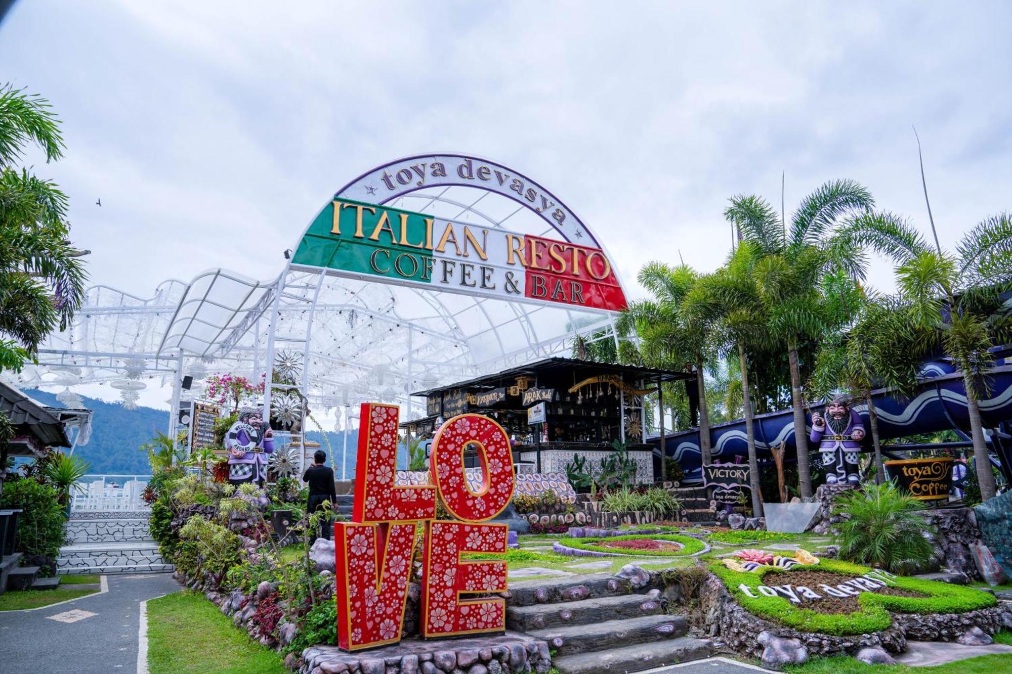 Luxury tent Hiker's Camp At Toya Devasya *
