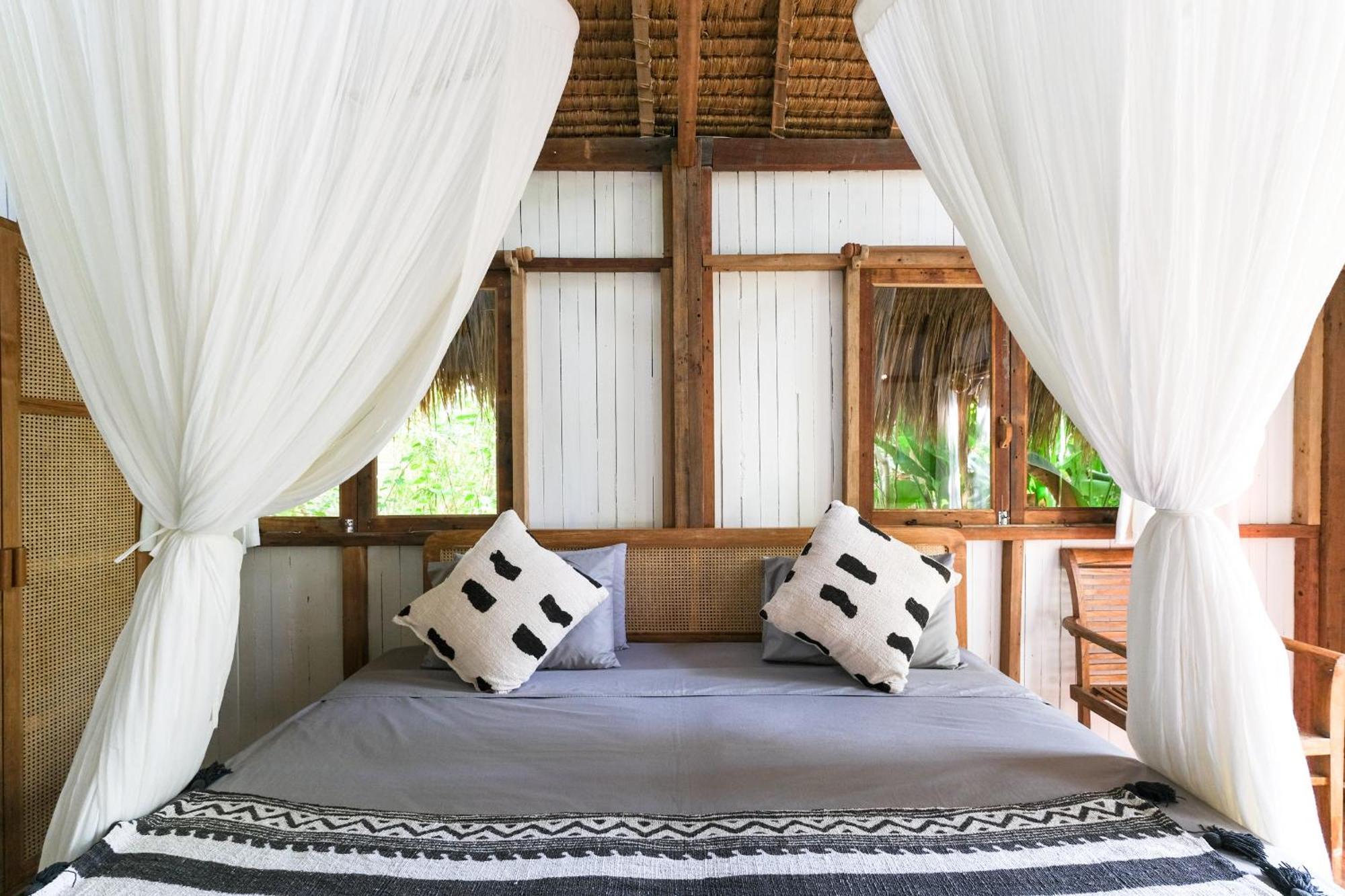 Salty Breeze Bali Resort *