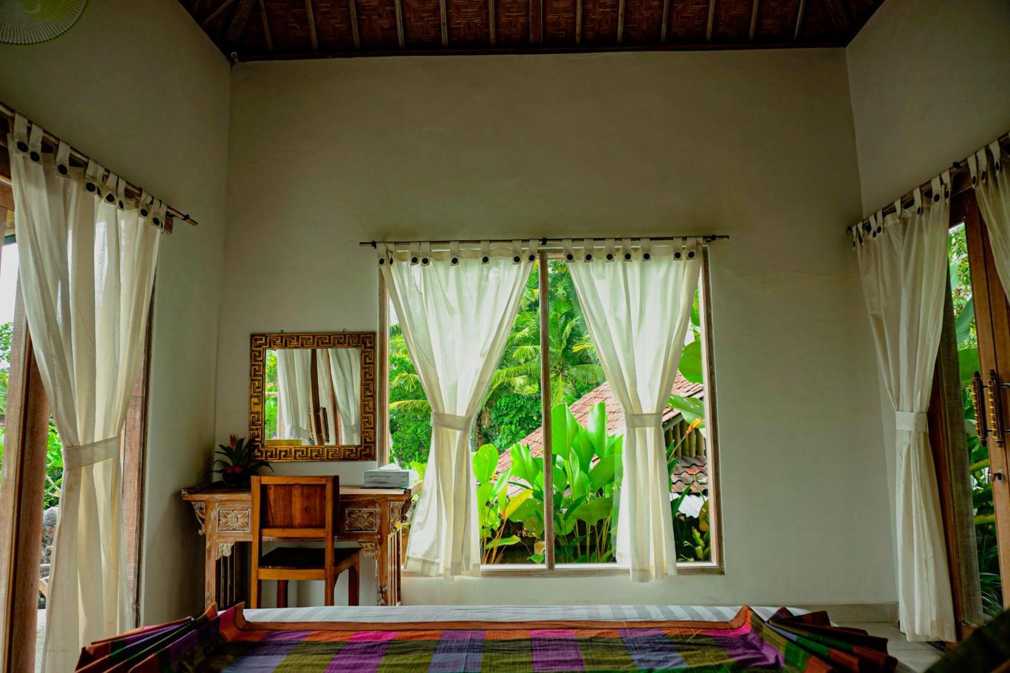 Kresna Asih House Guest house *