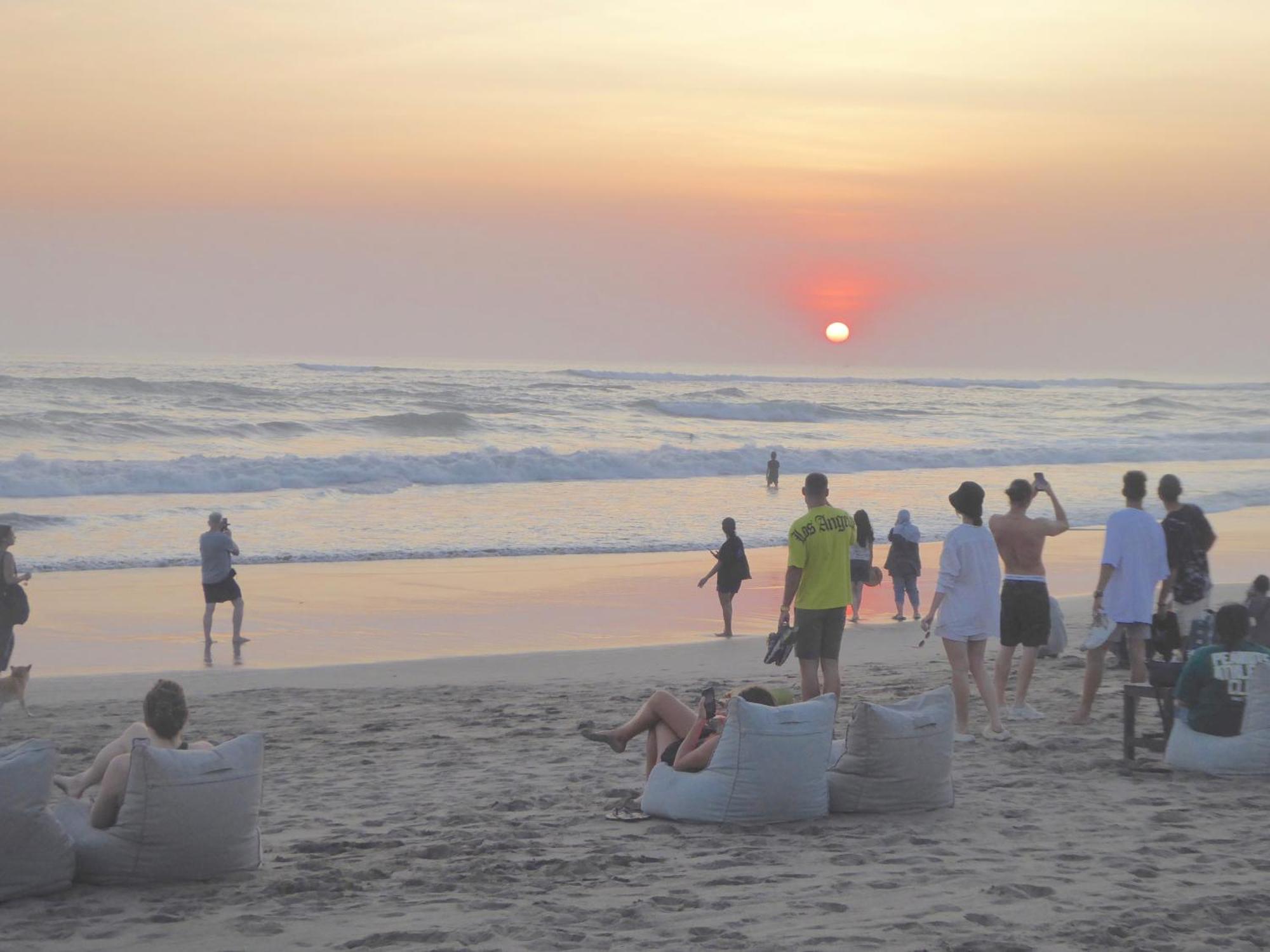 Bali Luxe Beachfront Rooftop Sunsets Villa