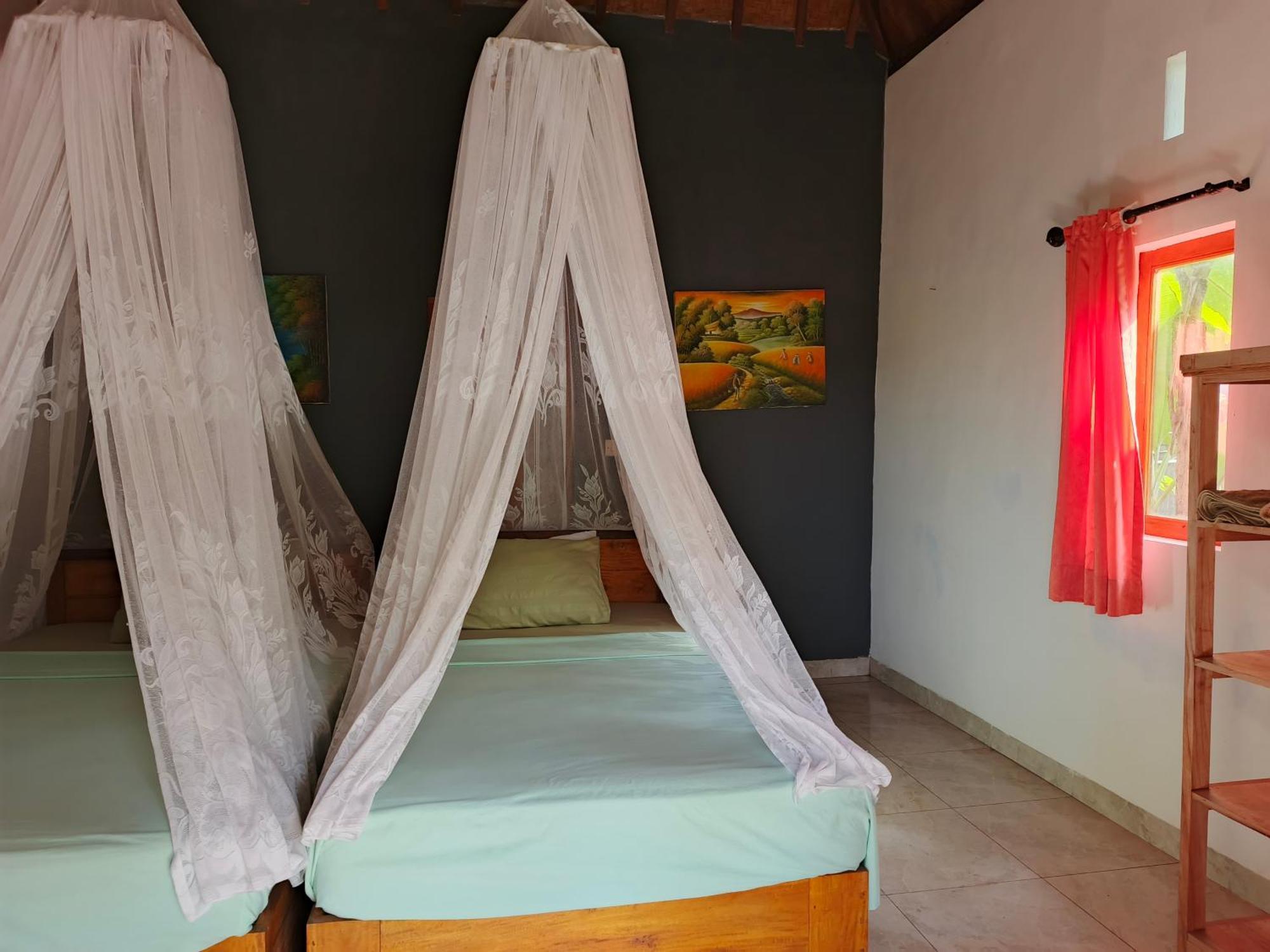 Friend House & Surf Airsatang