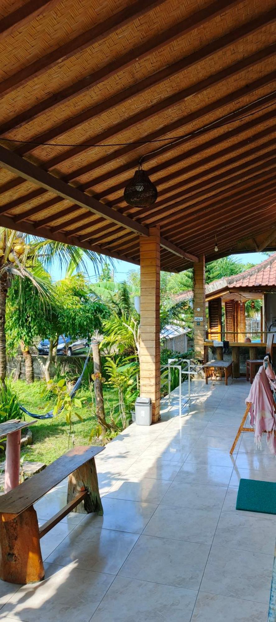 Friend House & Surf Guest house