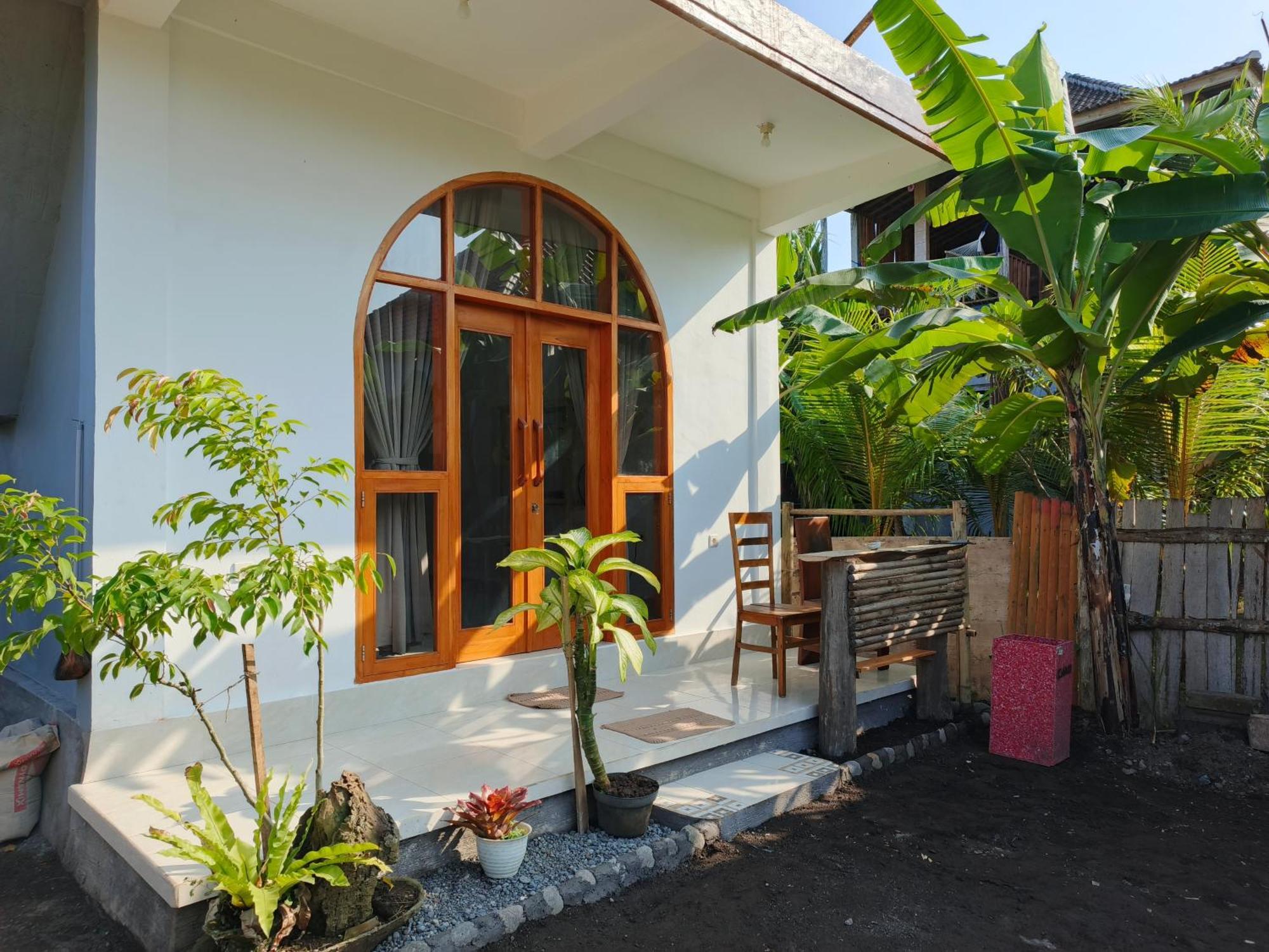 Friend House & Surf Airsatang