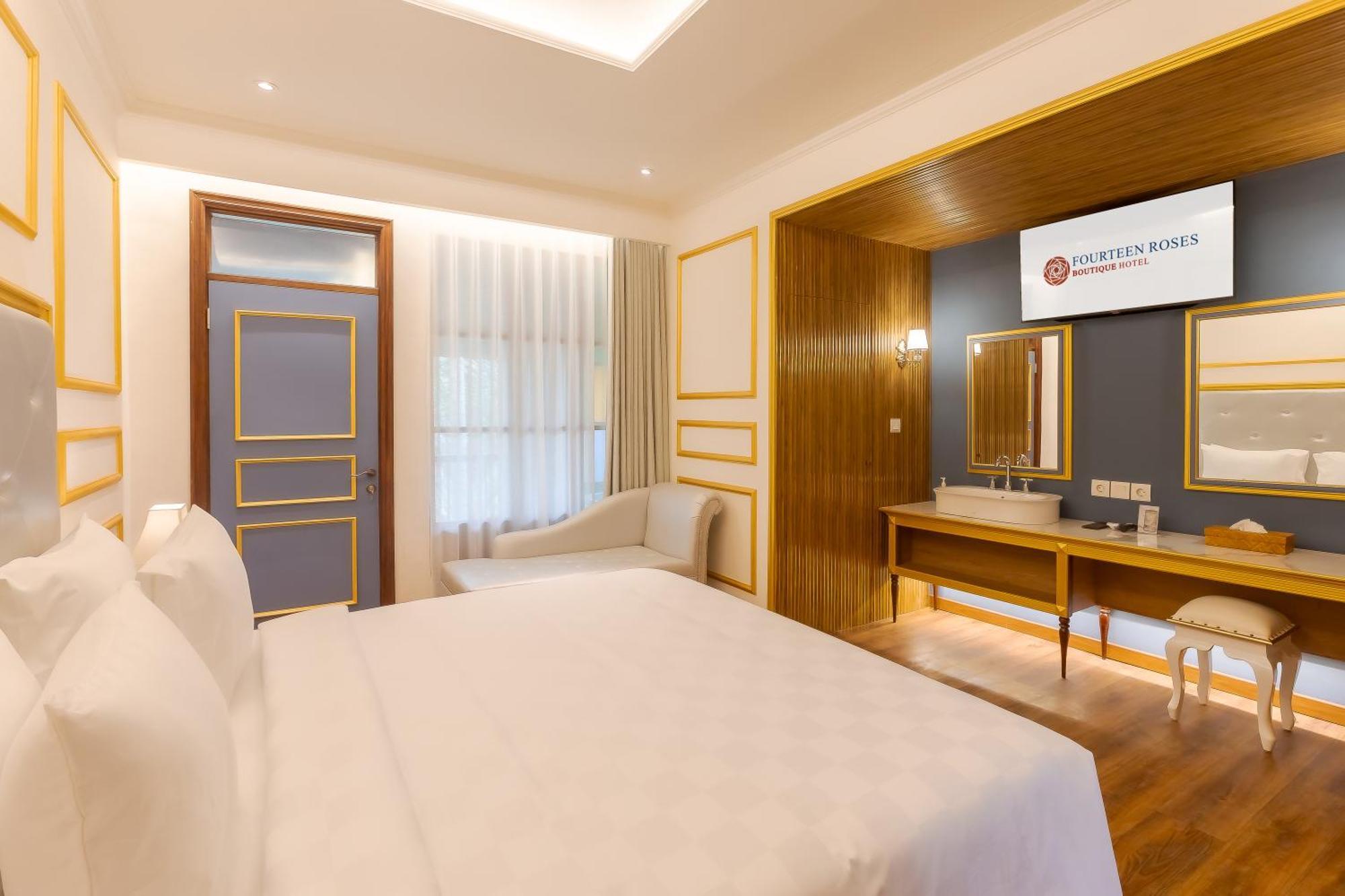 Fourteen Roses Boutique Hotel, Kuta Hotel