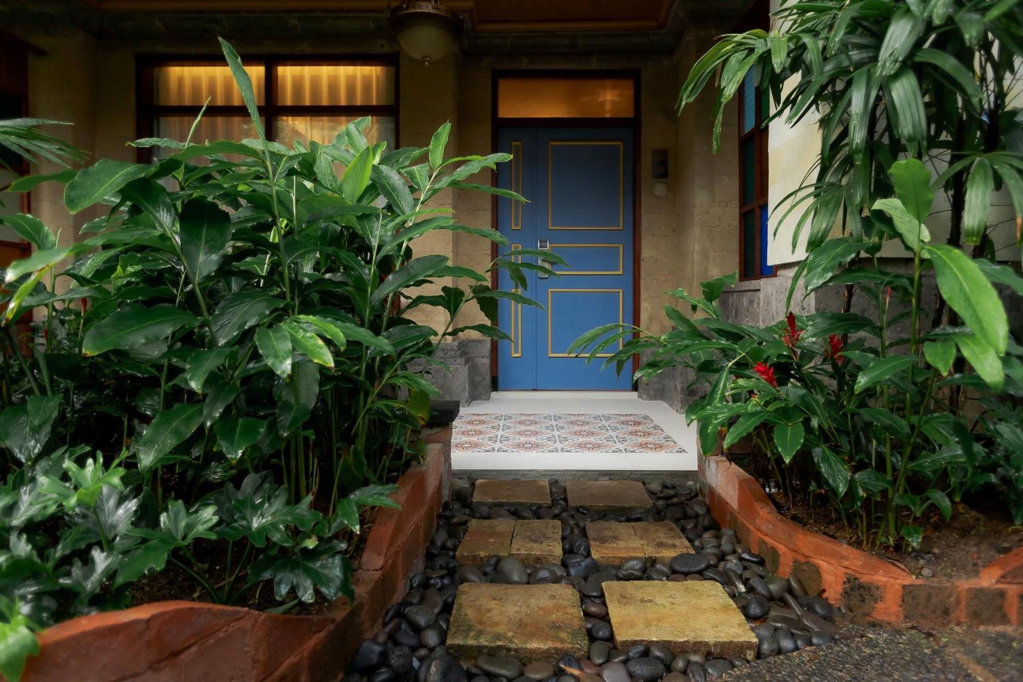Fourteen Roses Boutique Hotel, Kuta Hotel 4*