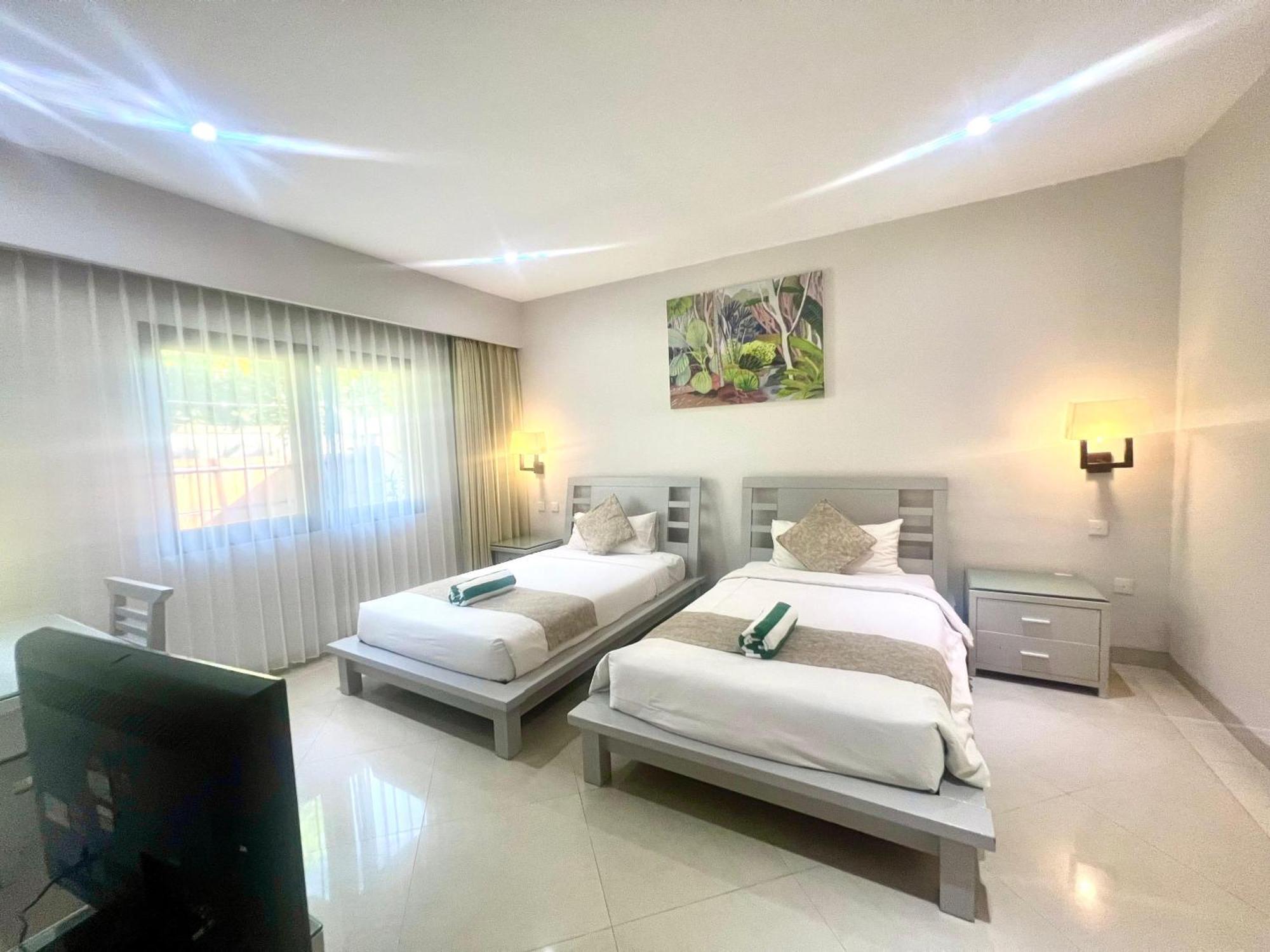Peninsula Hotel 4*