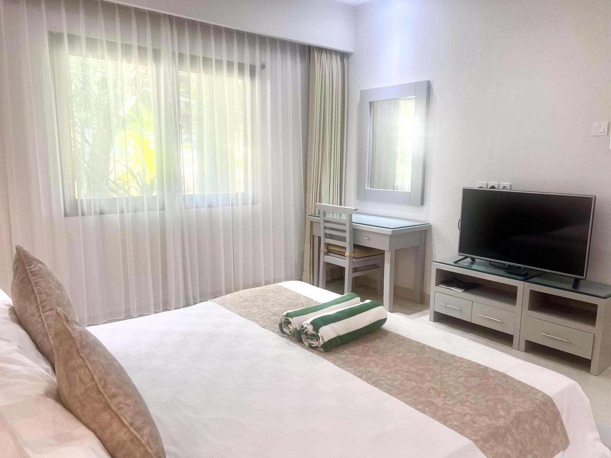 Peninsula 4*