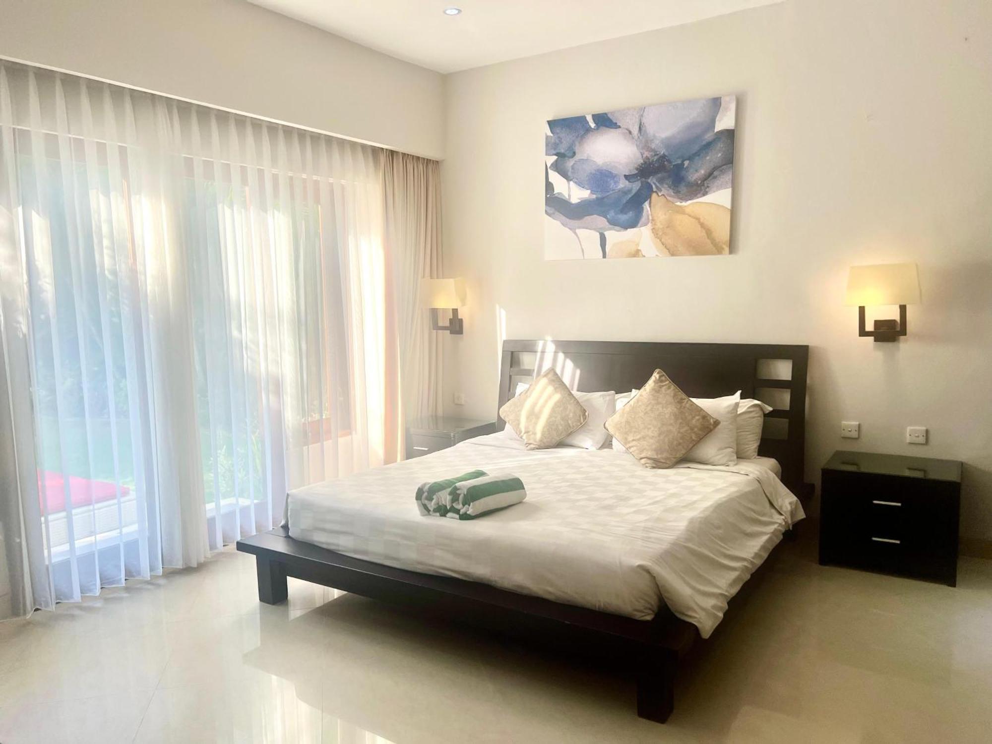 Peninsula Hotel 4*