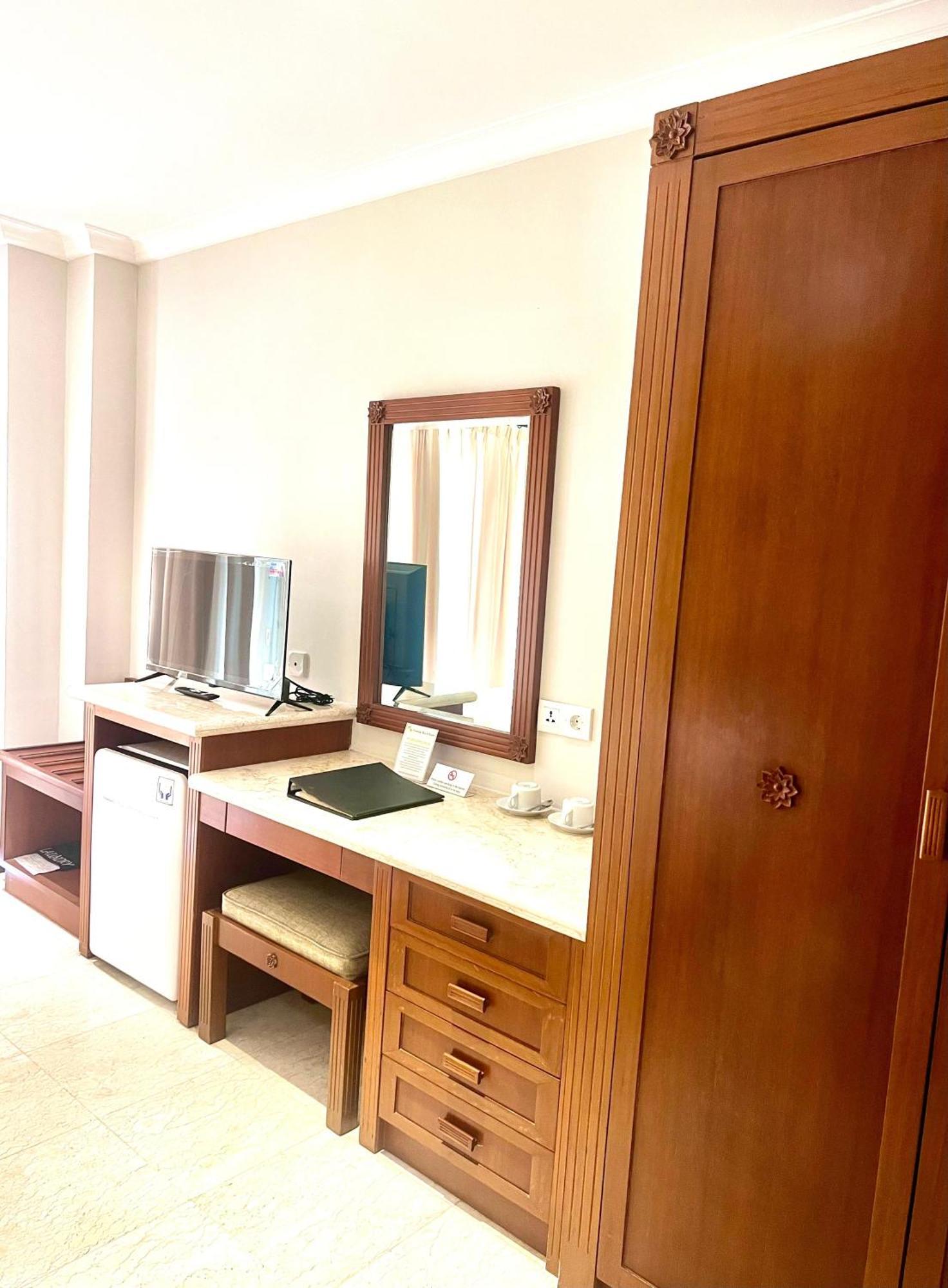 Peninsula Hotel 4*