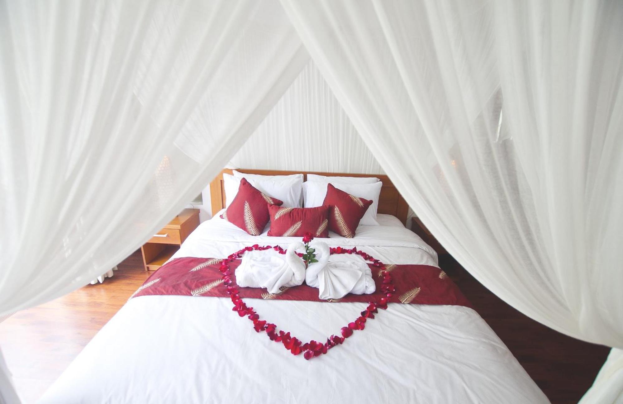 Bougainville Villa *
