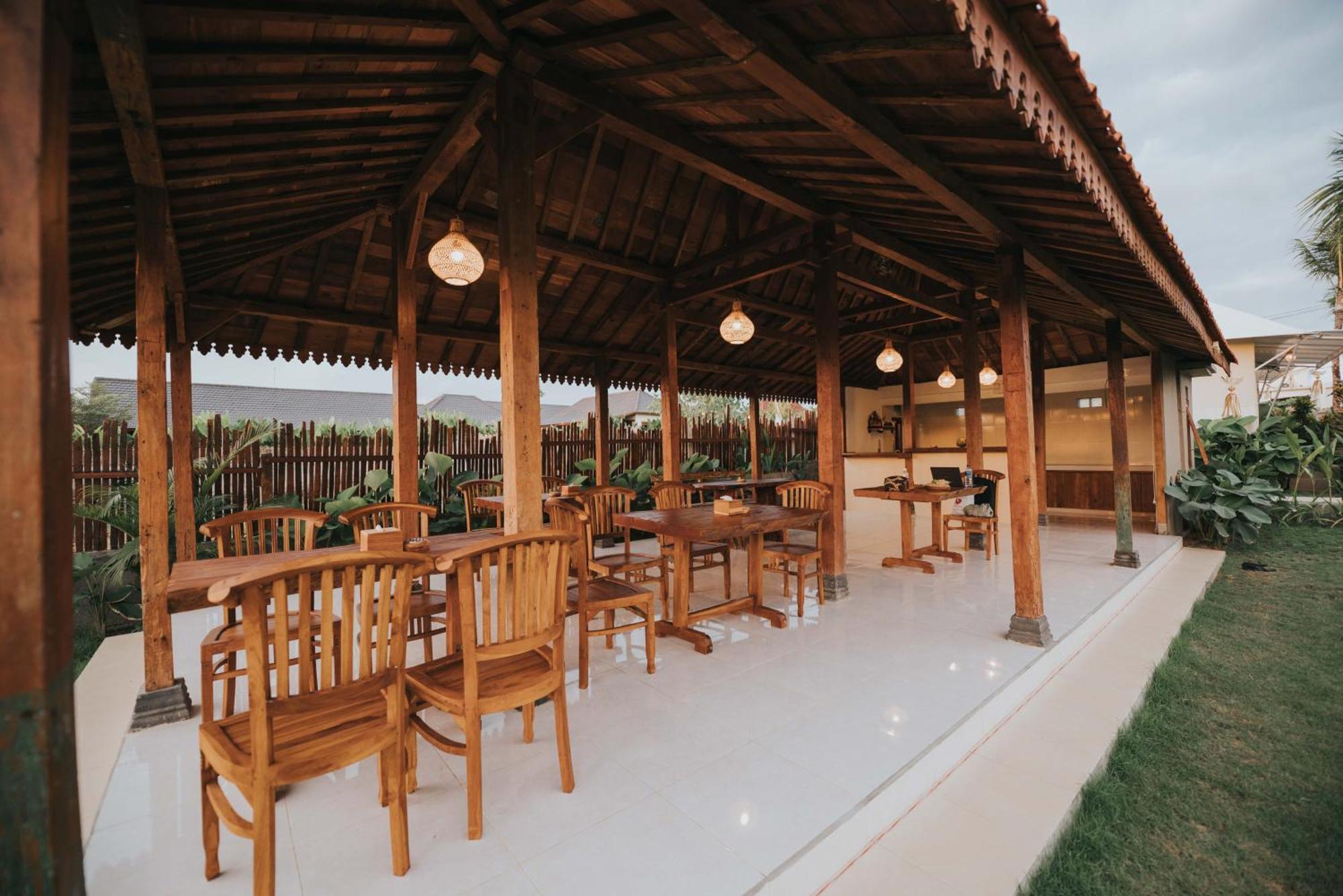 Paddy's Glamping Luxury tent Munggu
