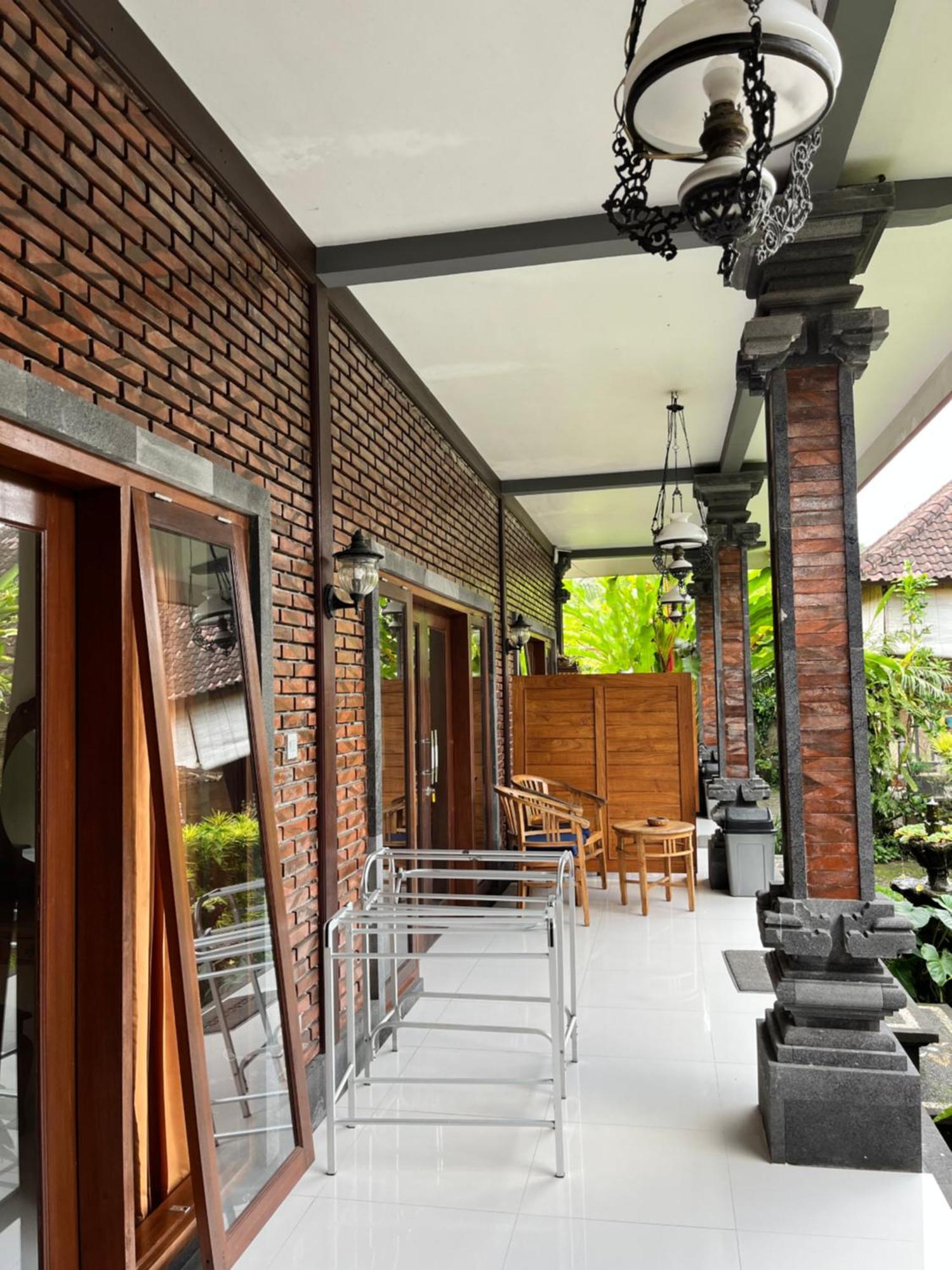 Jana's Sidemen (Bali)