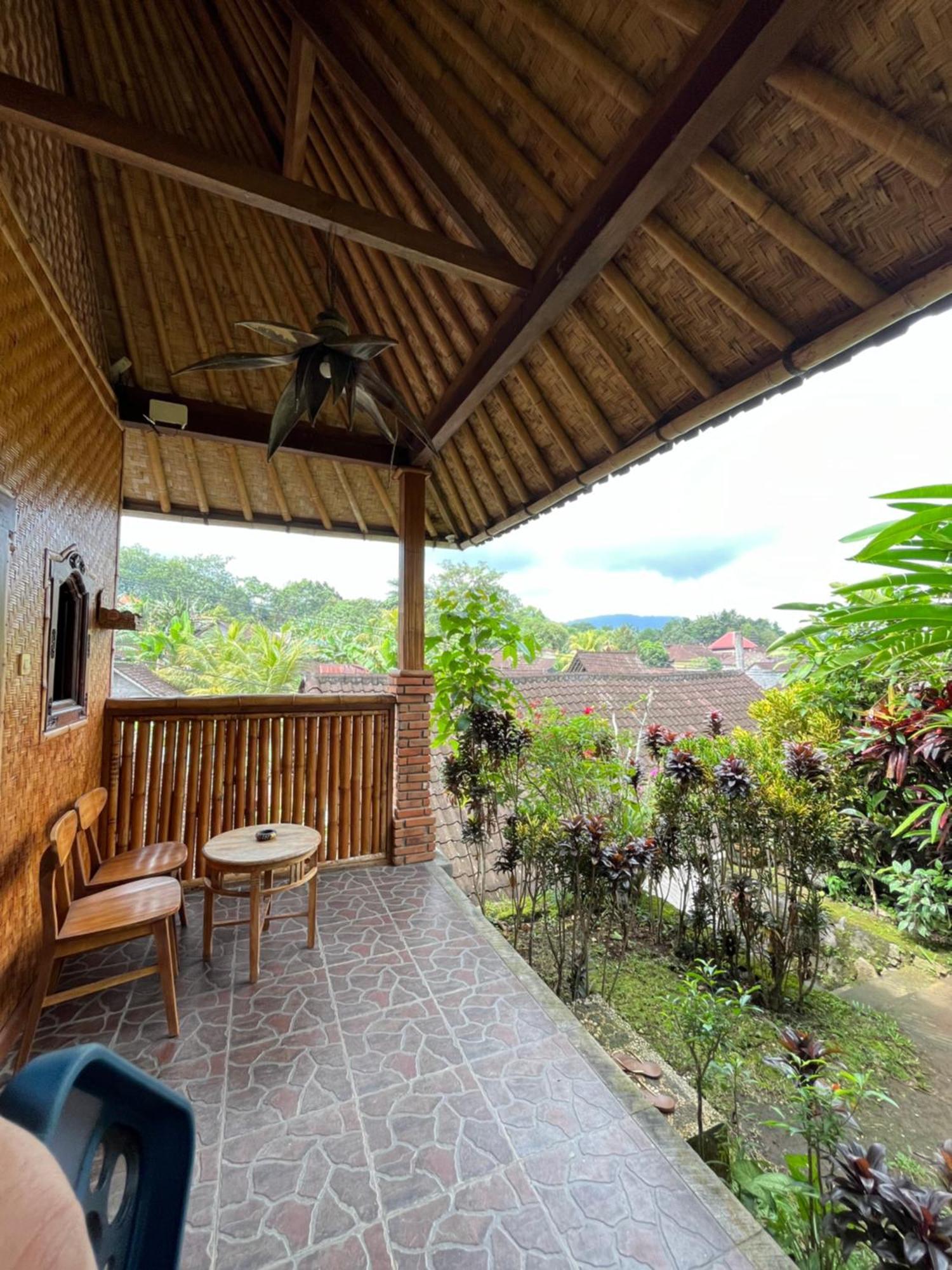 Jana's * Sidemen (Bali)