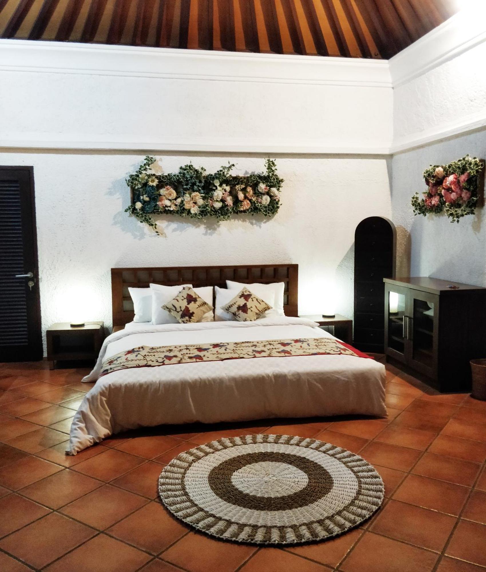 The Dharma - Mountain, Sea & Sunset View - Private W Starlink - 5br Villa Lovina (Bali)