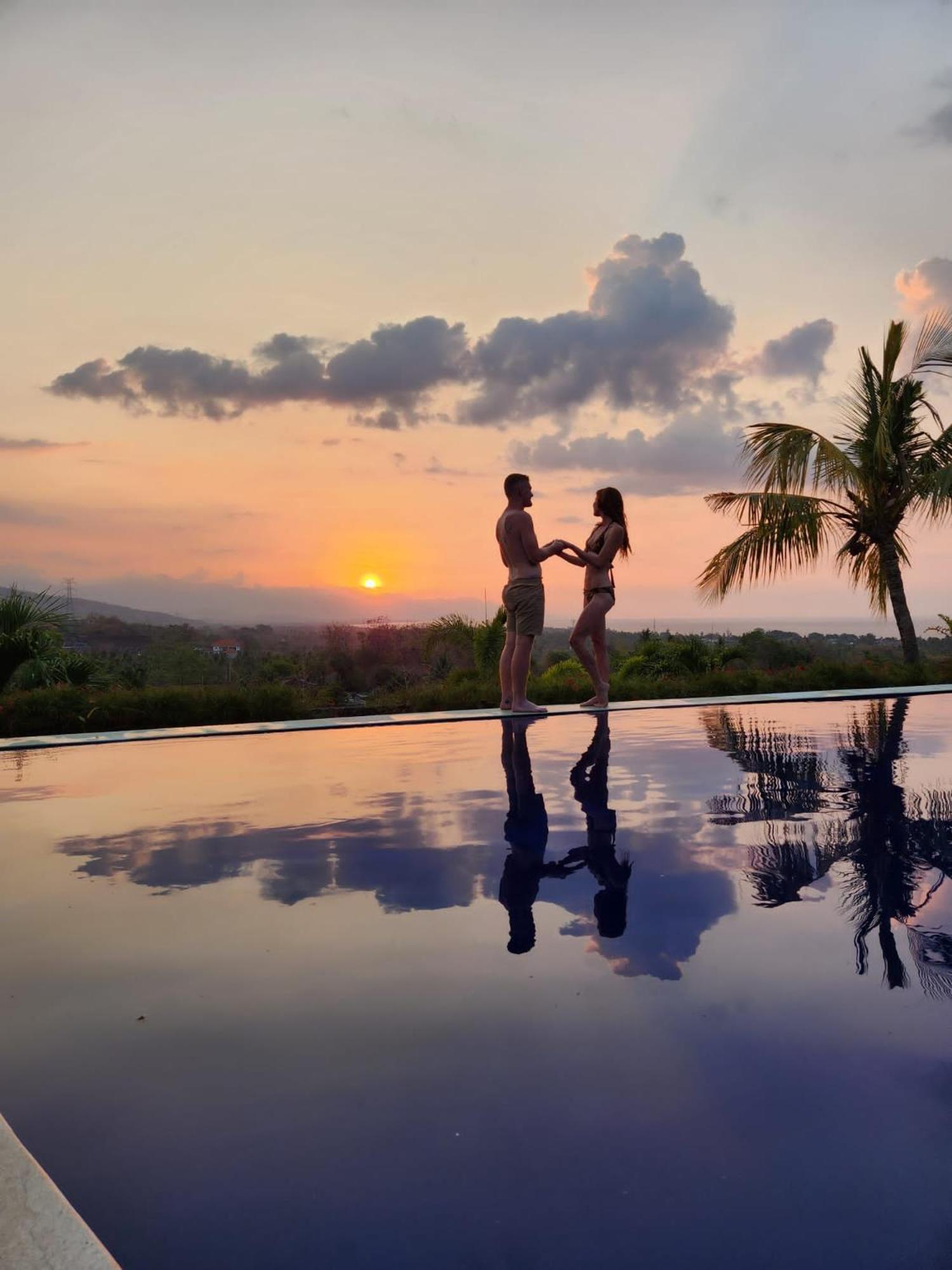 The Dharma - Mountain, Sea & Sunset View - Private W Starlink - 5br Villa Lovina (Bali)