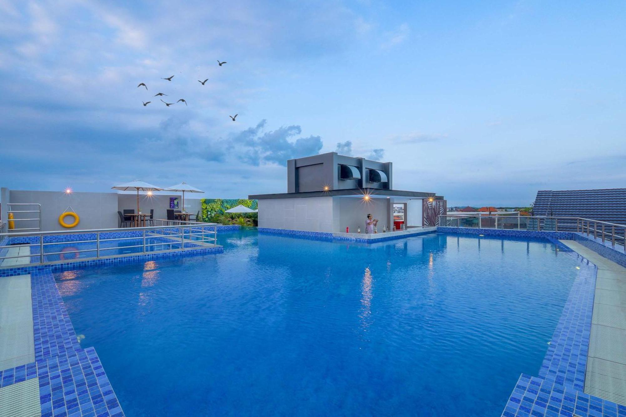 Royal Regantris Kuta Resort 4*