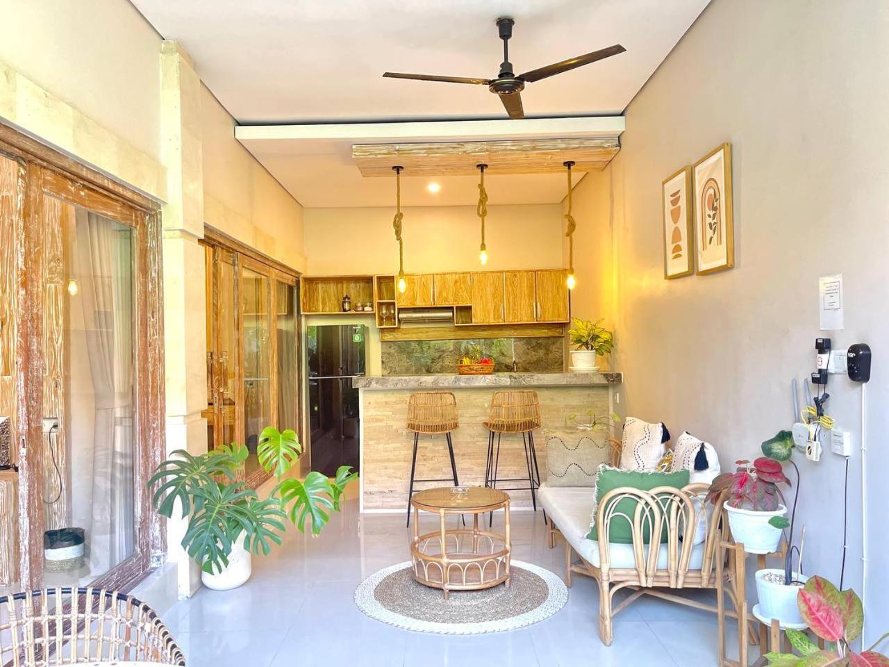 Villa Mozon Garden - A Tropical Paradise By The Canggu (Bali)