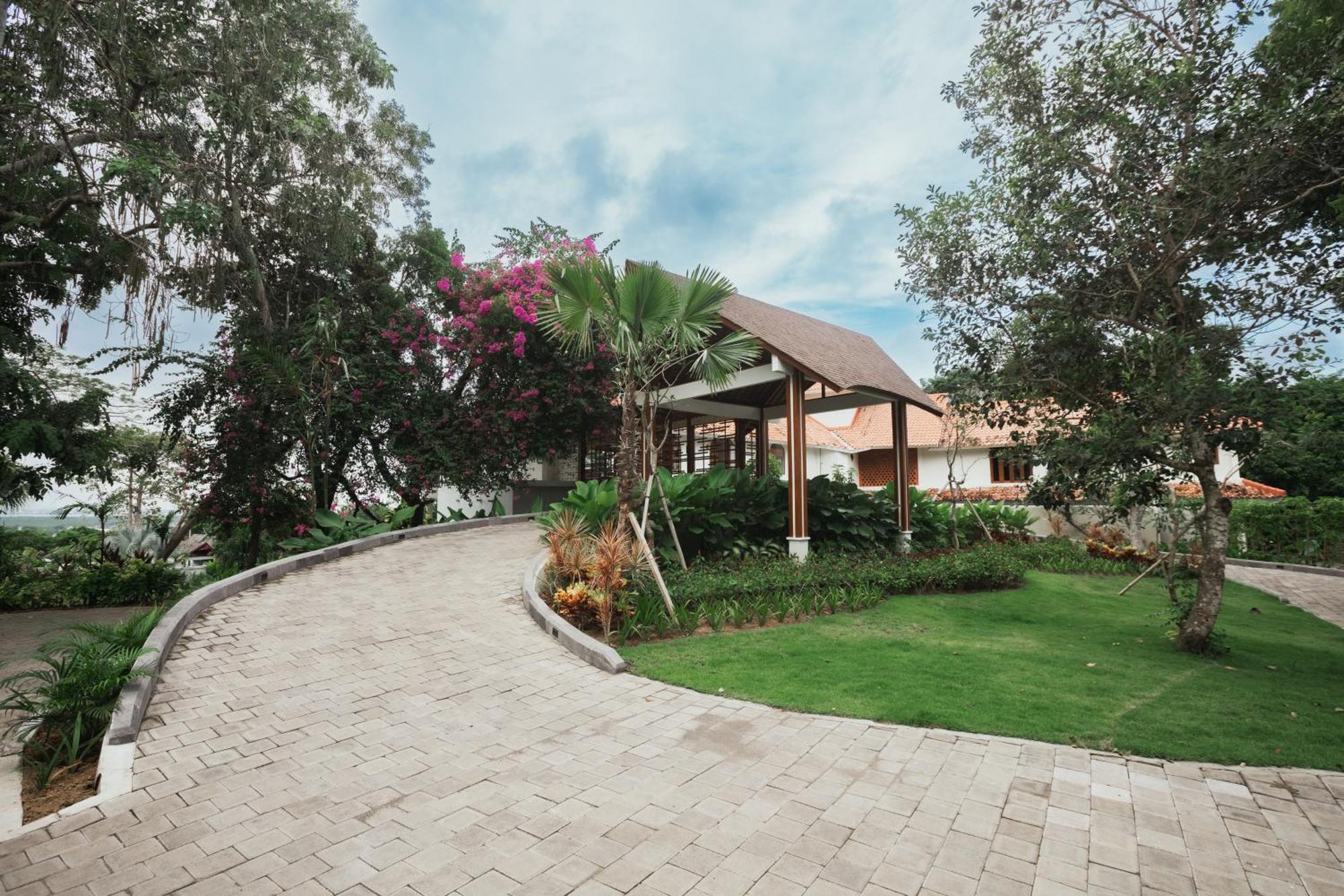 Arpana Luxury Private Pool *