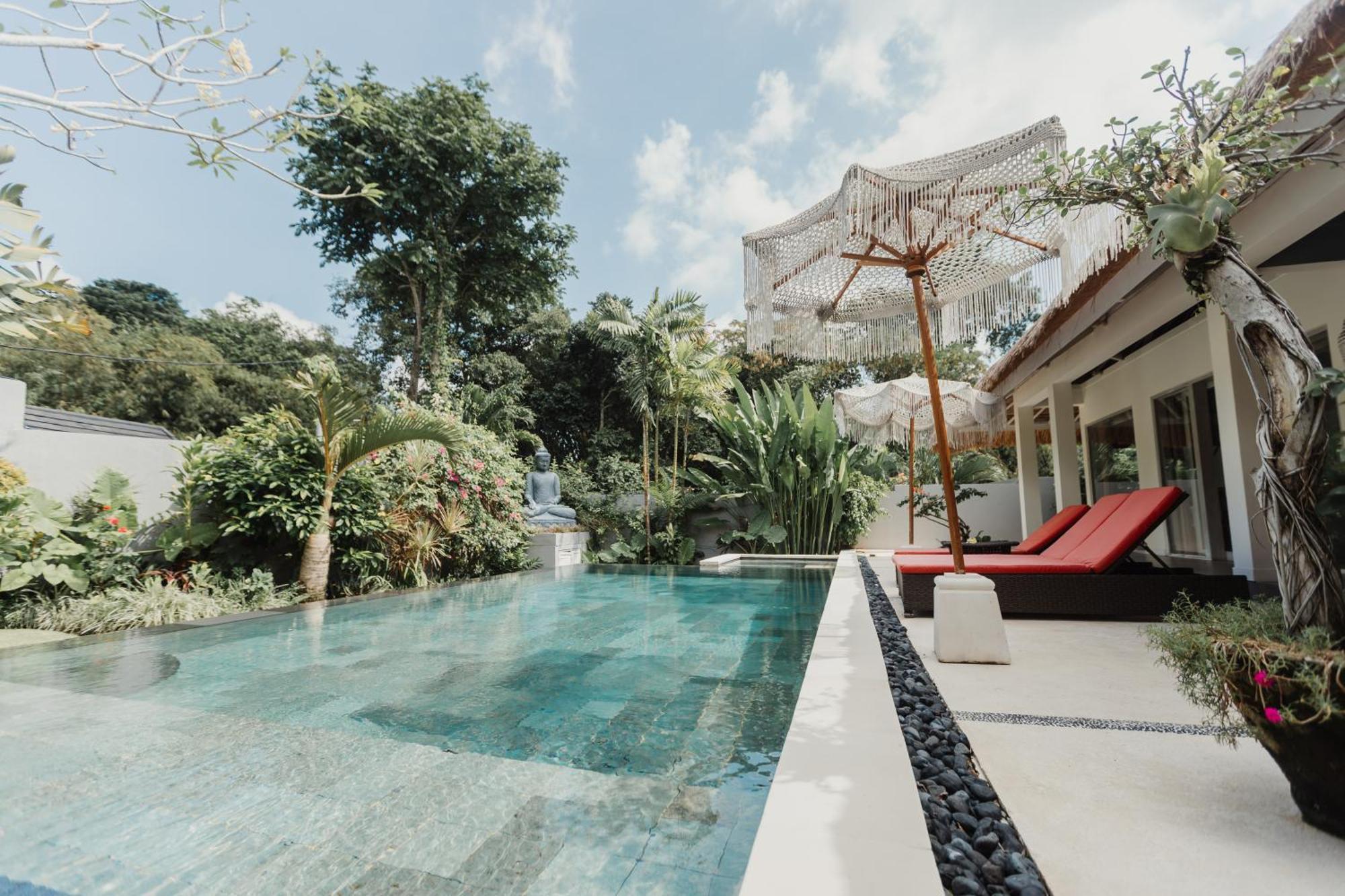 Maylie Bali & 4*
