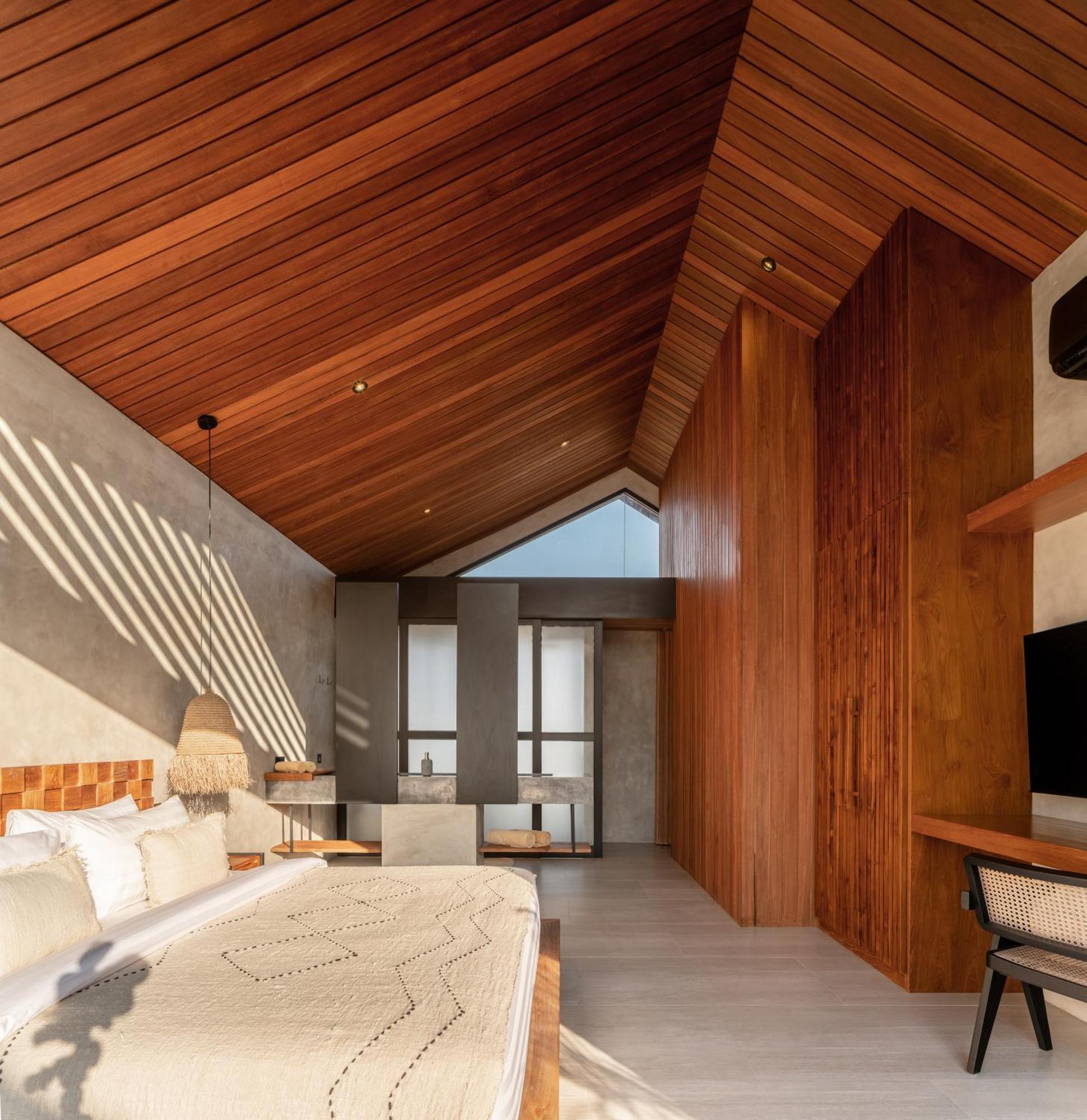 Blacksand Villa *