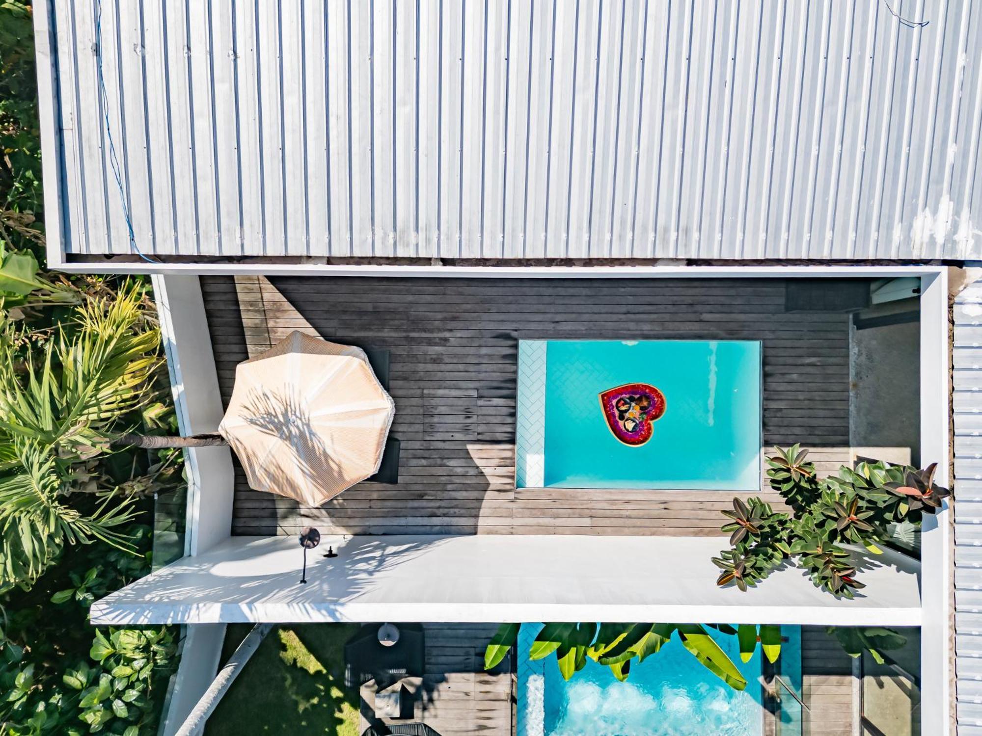 Secluded 1br Pool With Ricefield View In Berawa, 5mins Ride To Villa *
