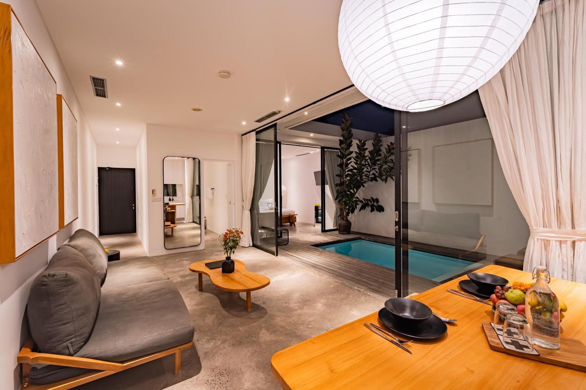Villa Secluded 1br Pool With Ricefield View In Berawa, 5mins Ride To *
