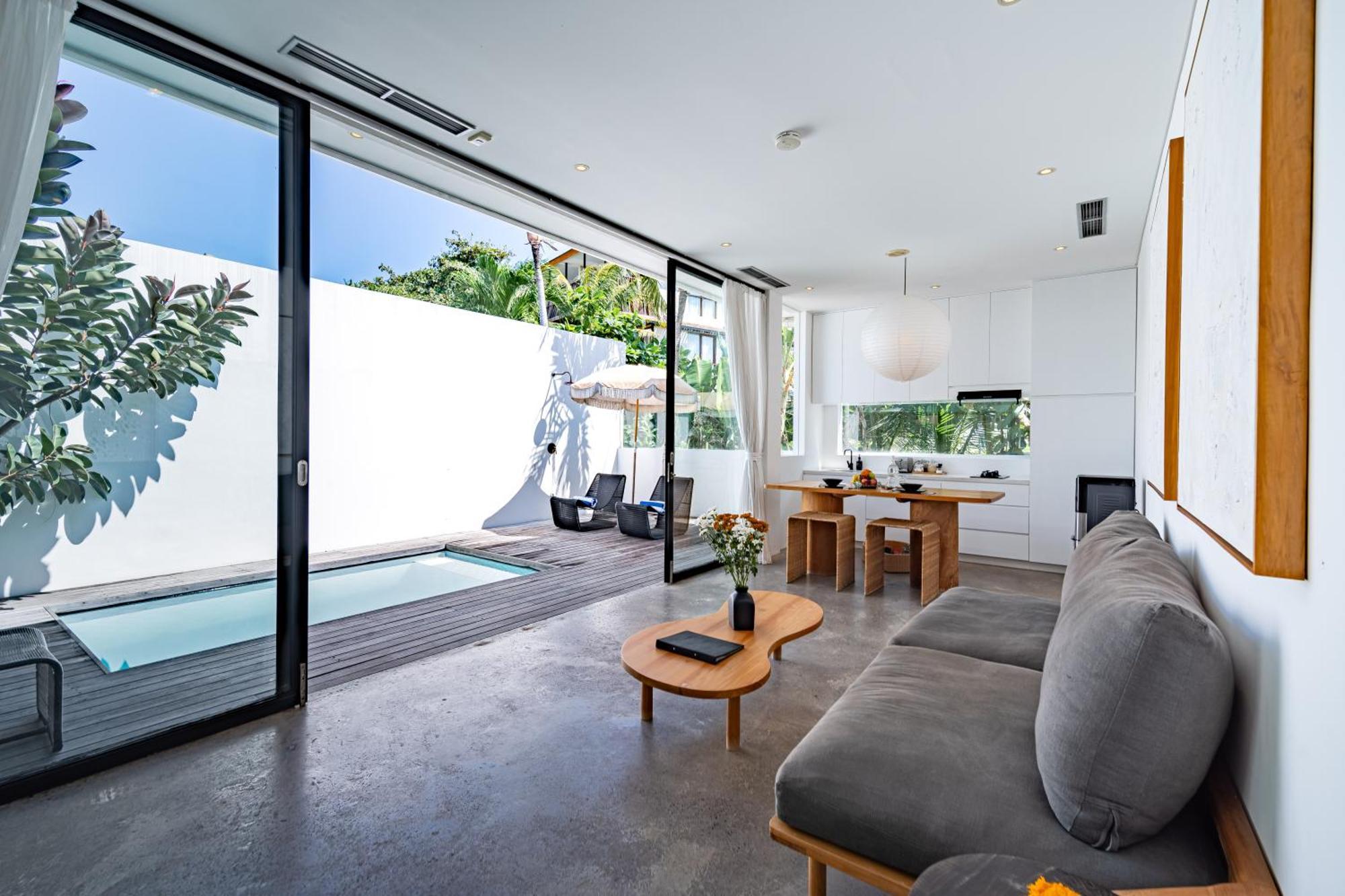 Secluded 1br Pool With Ricefield View In Berawa, 5mins Ride To Villa *