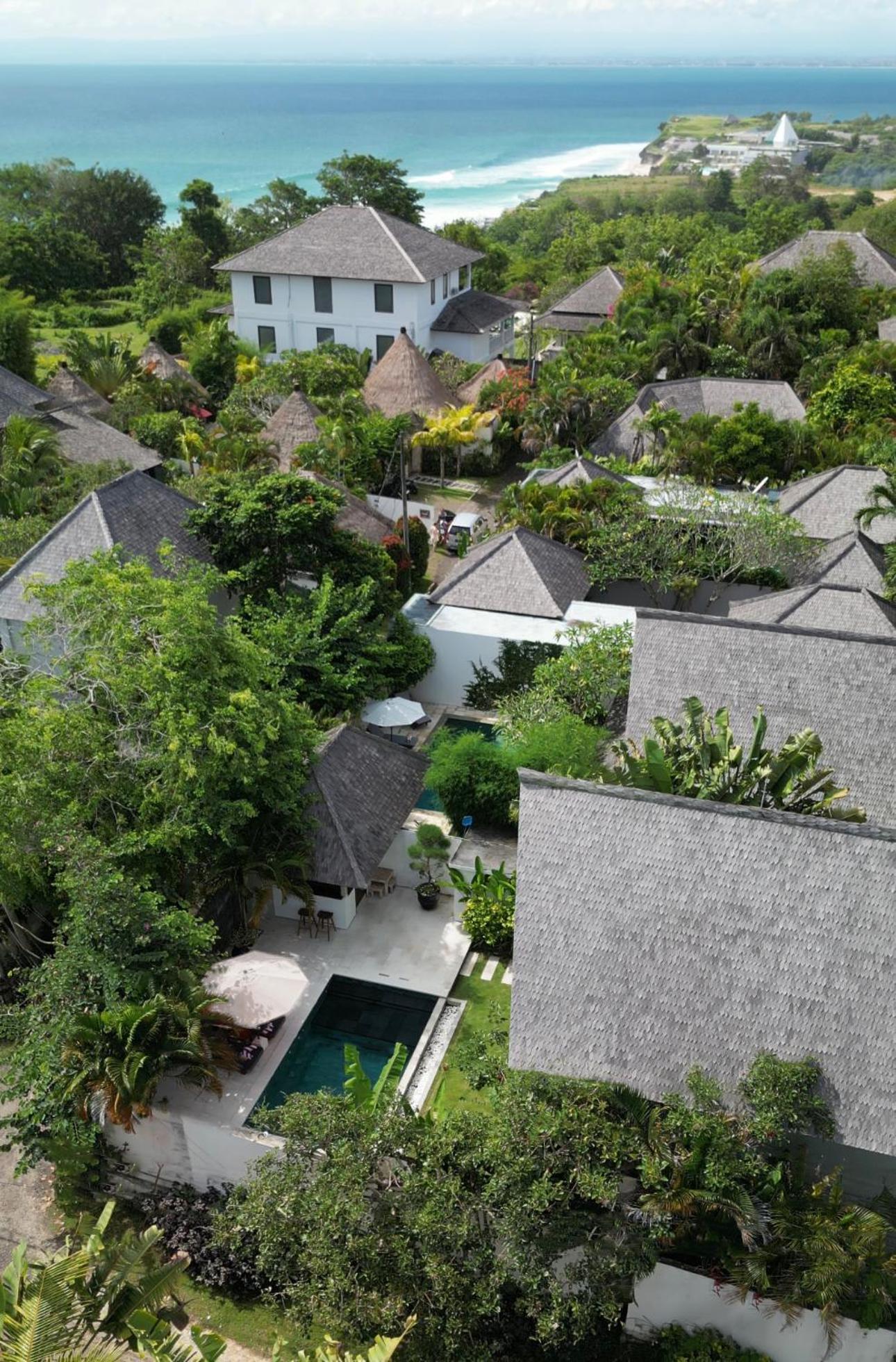 Coral Sands & Coral Sea At Bingin Villa Uluwatu (Bali)