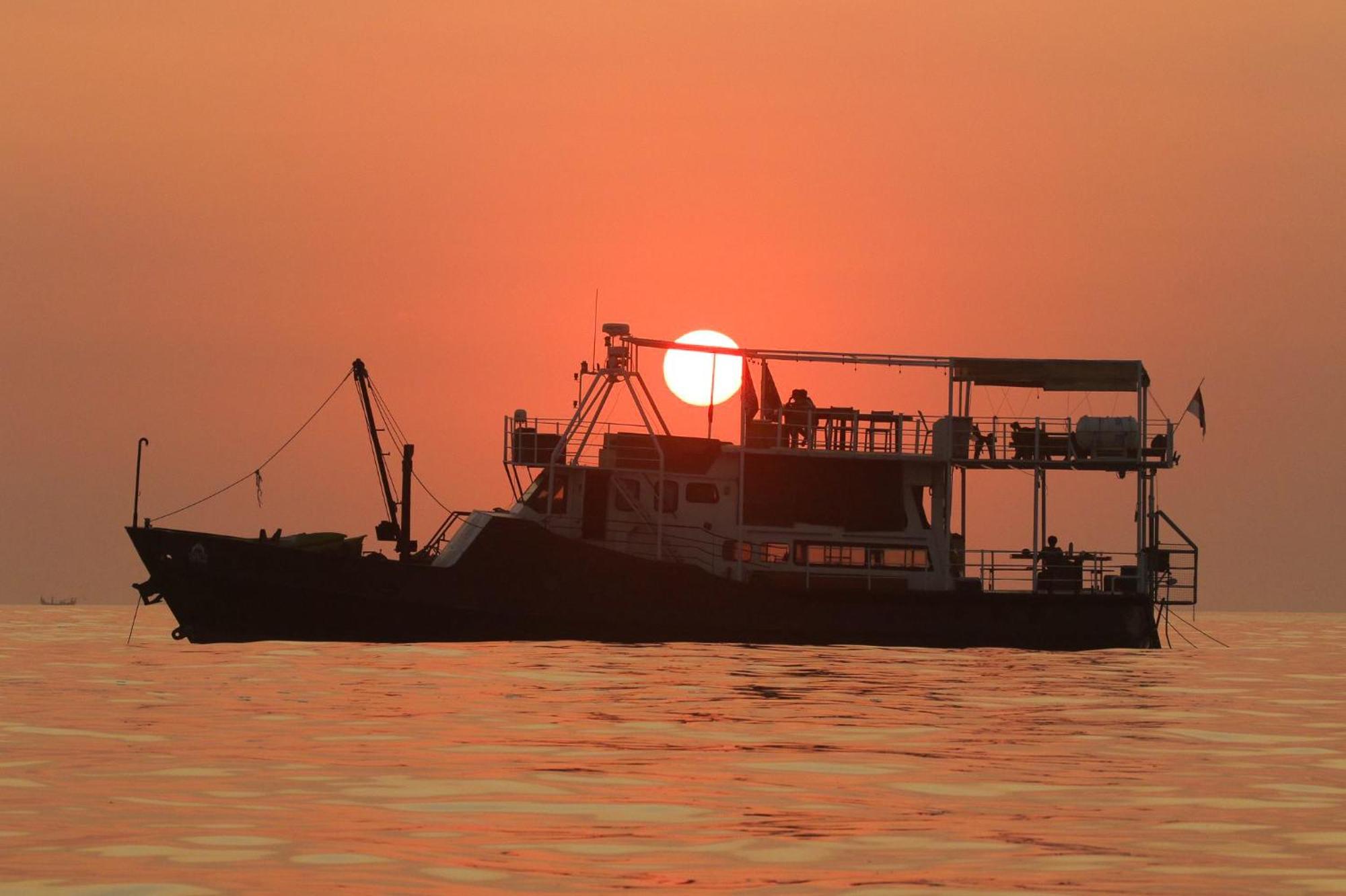 Floating In Uluwatu Saltwater Cowboys *