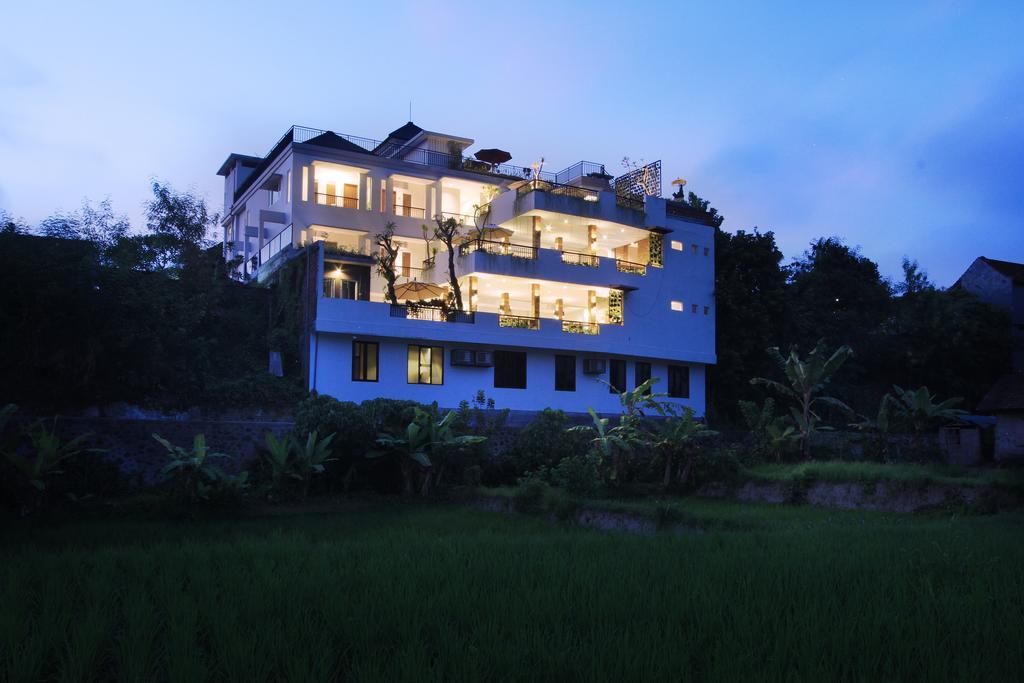 Puri Padma 3*