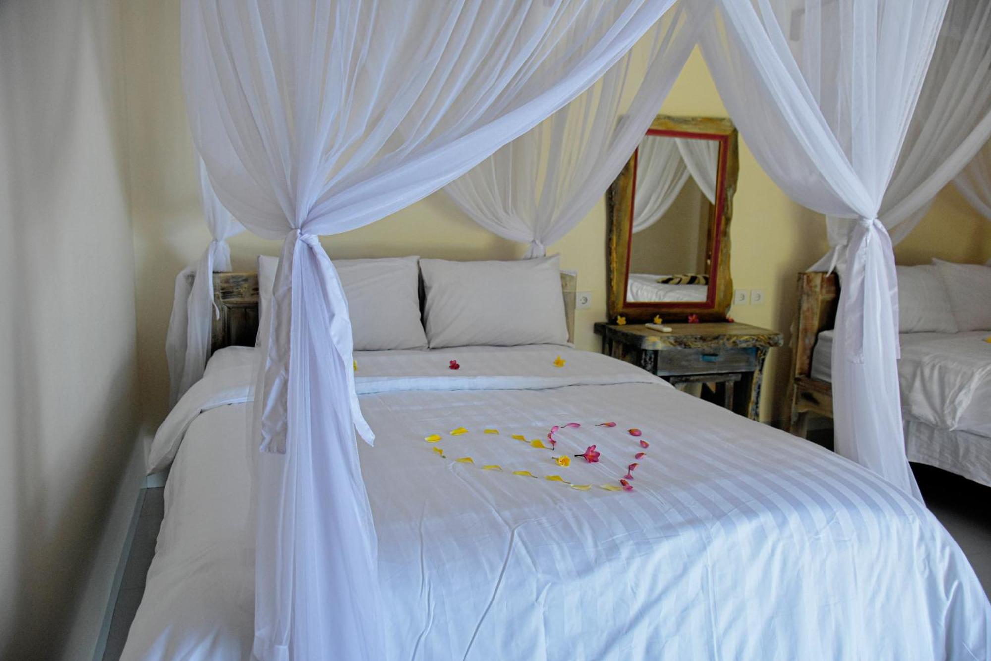 Ganesha Guest house *