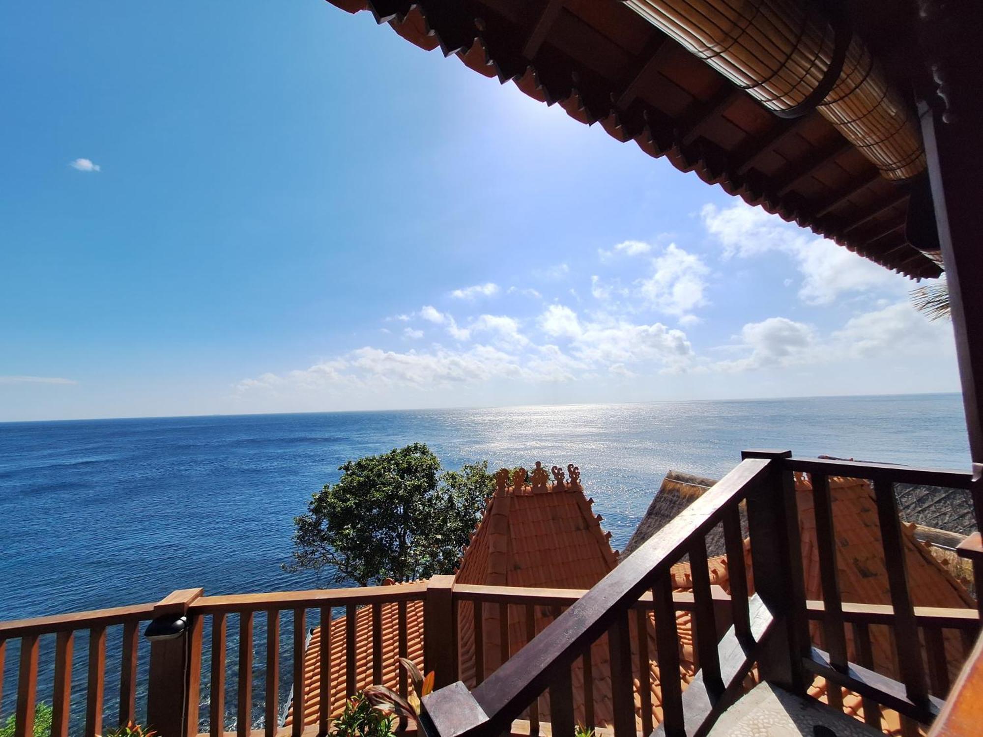 Santorini Amed (Bali)