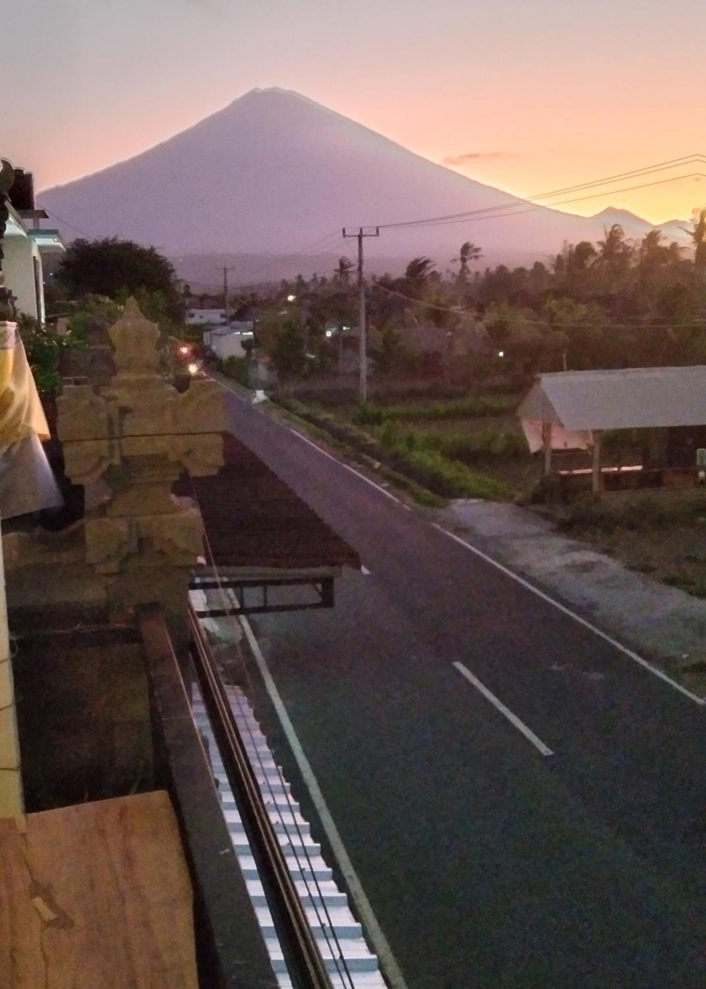 Mesari & Warung Homestay